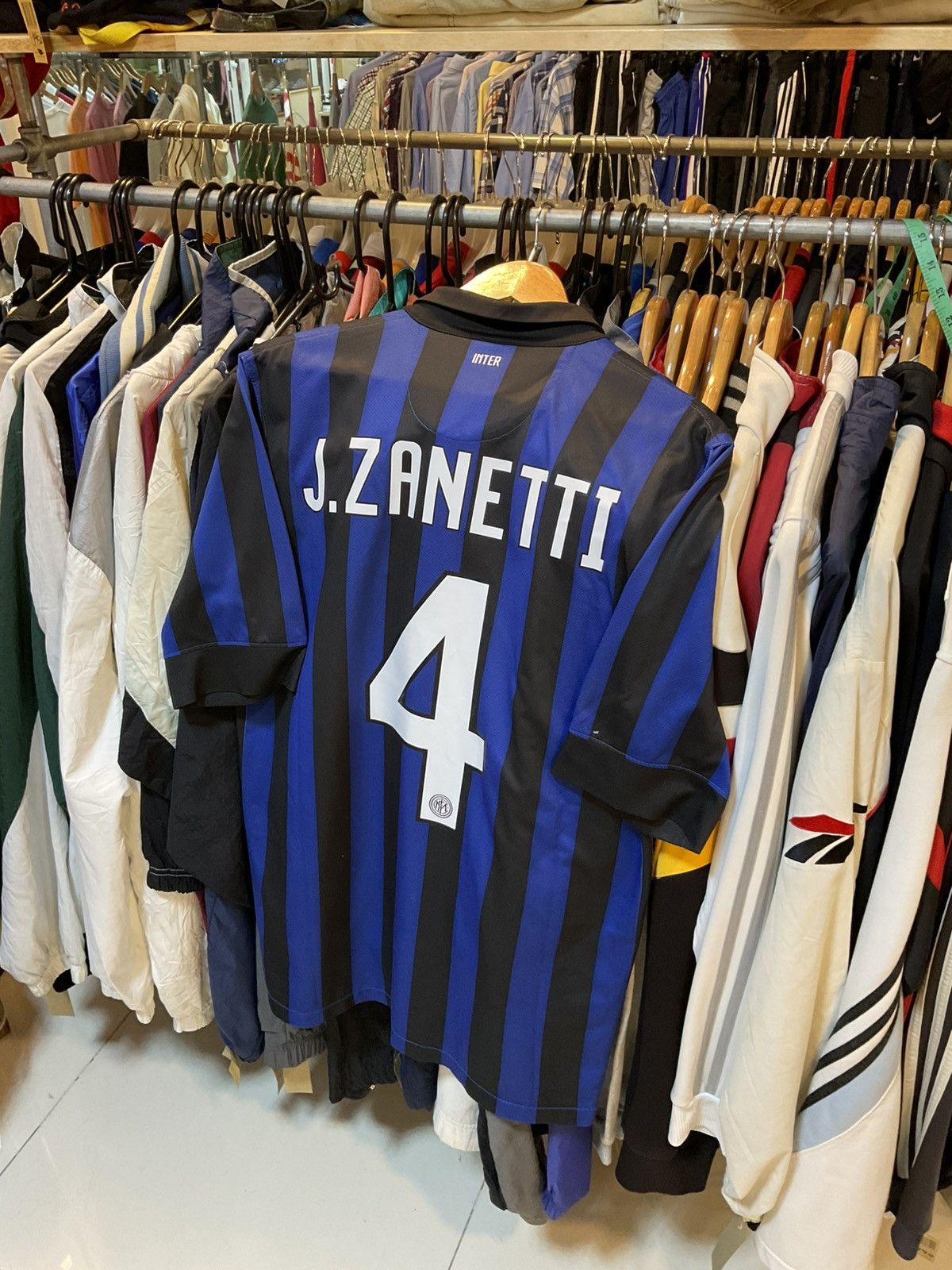 Nike 2014-2015 Inter Milan Home Kit Zanetti 4 Size US M / EU 48-50 / 2 - 3 Thumbnail