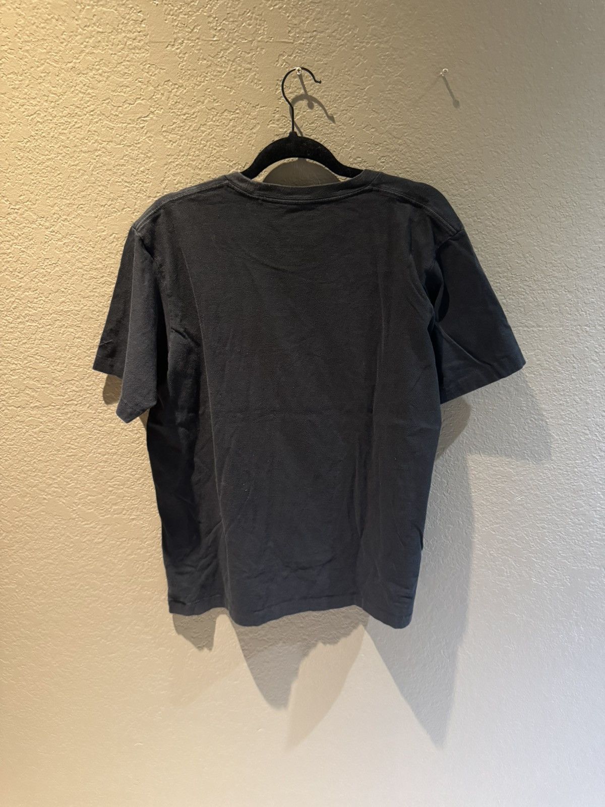 Kaws × Peanuts × Uniqlo KAWS x Snoopy Peanuts Uniqlo Black Skateboard Tshirt Size US L / EU 52-54 / 3 - 4 Thumbnail