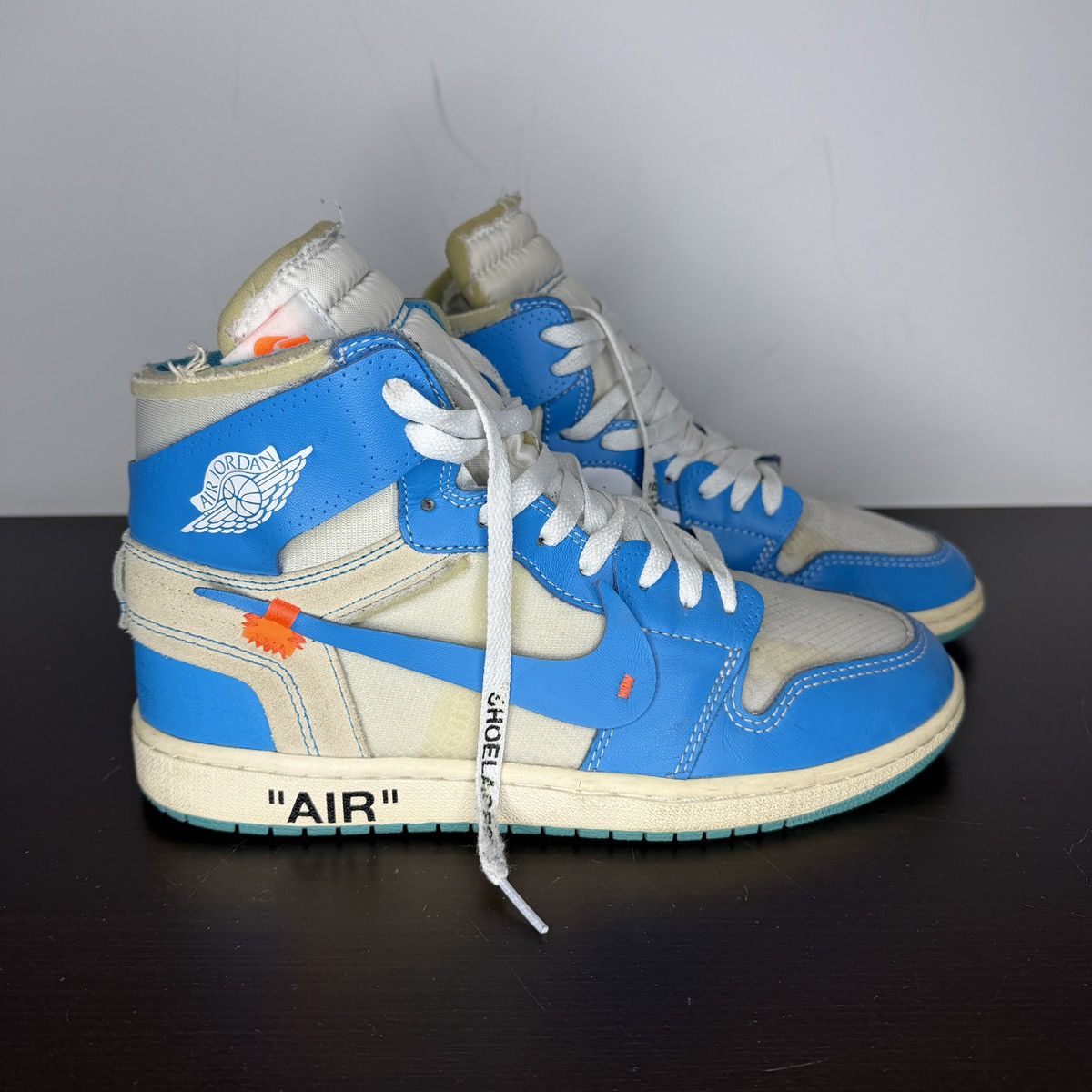Nike × Off-White Nike Off-White Blue UNC Jordan 1 Hightop Sneakers Size US 9.5 / EU 42-43 - 4 Thumbnail