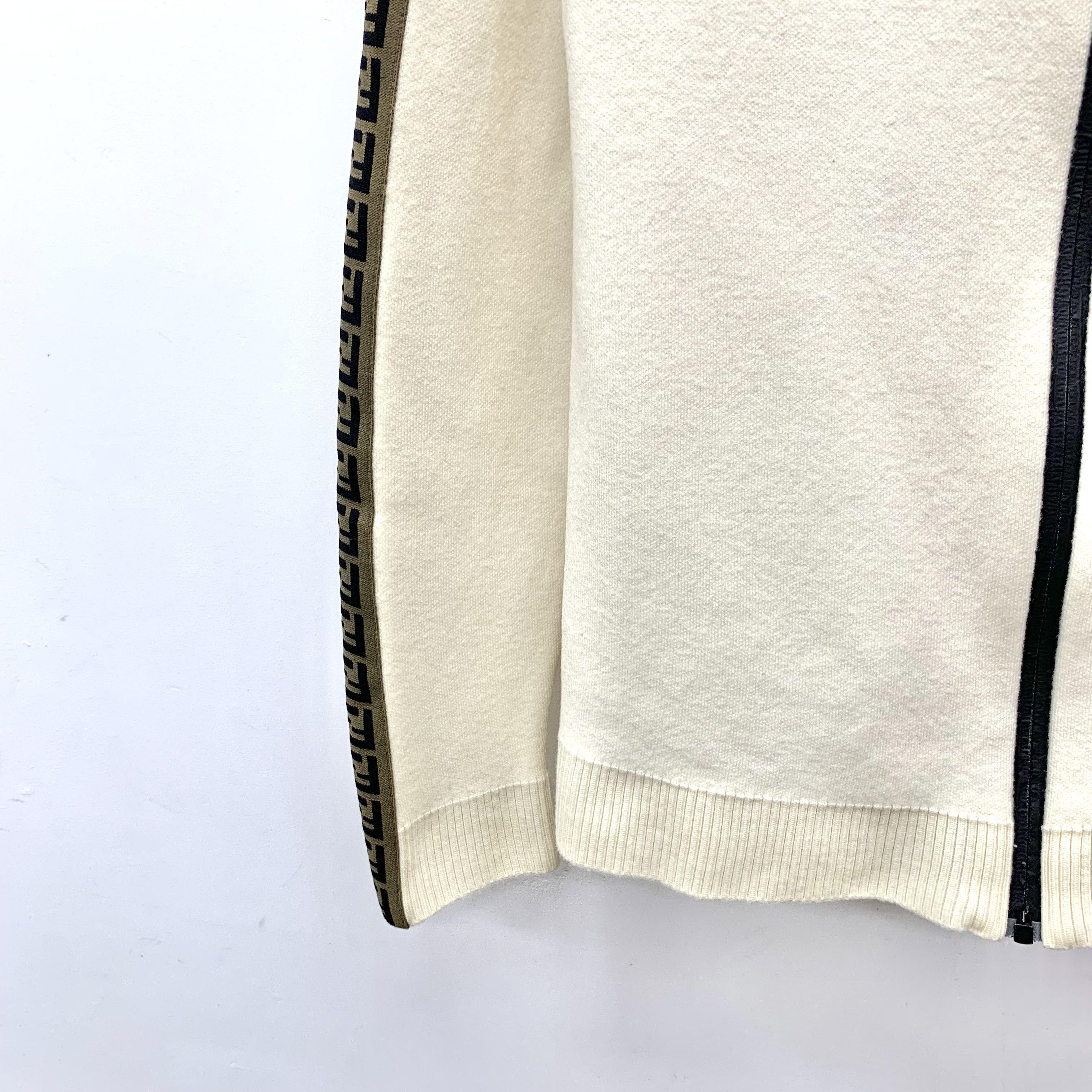 Fendi Fendi Logo Knit Jacket Beige (50) Size US M / EU 48-50 / 2 - 4 Thumbnail