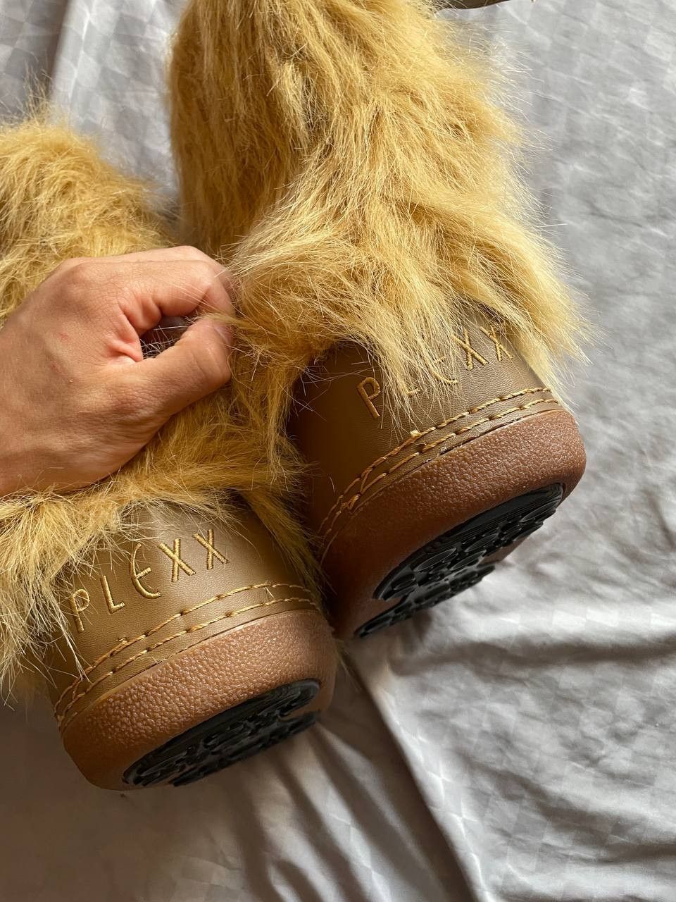 Designer BALENCI CARTI STYLE YETI FUR BOOTS SHOES Y2K Size US 8.5 / IT 38.5 - 8 Thumbnail