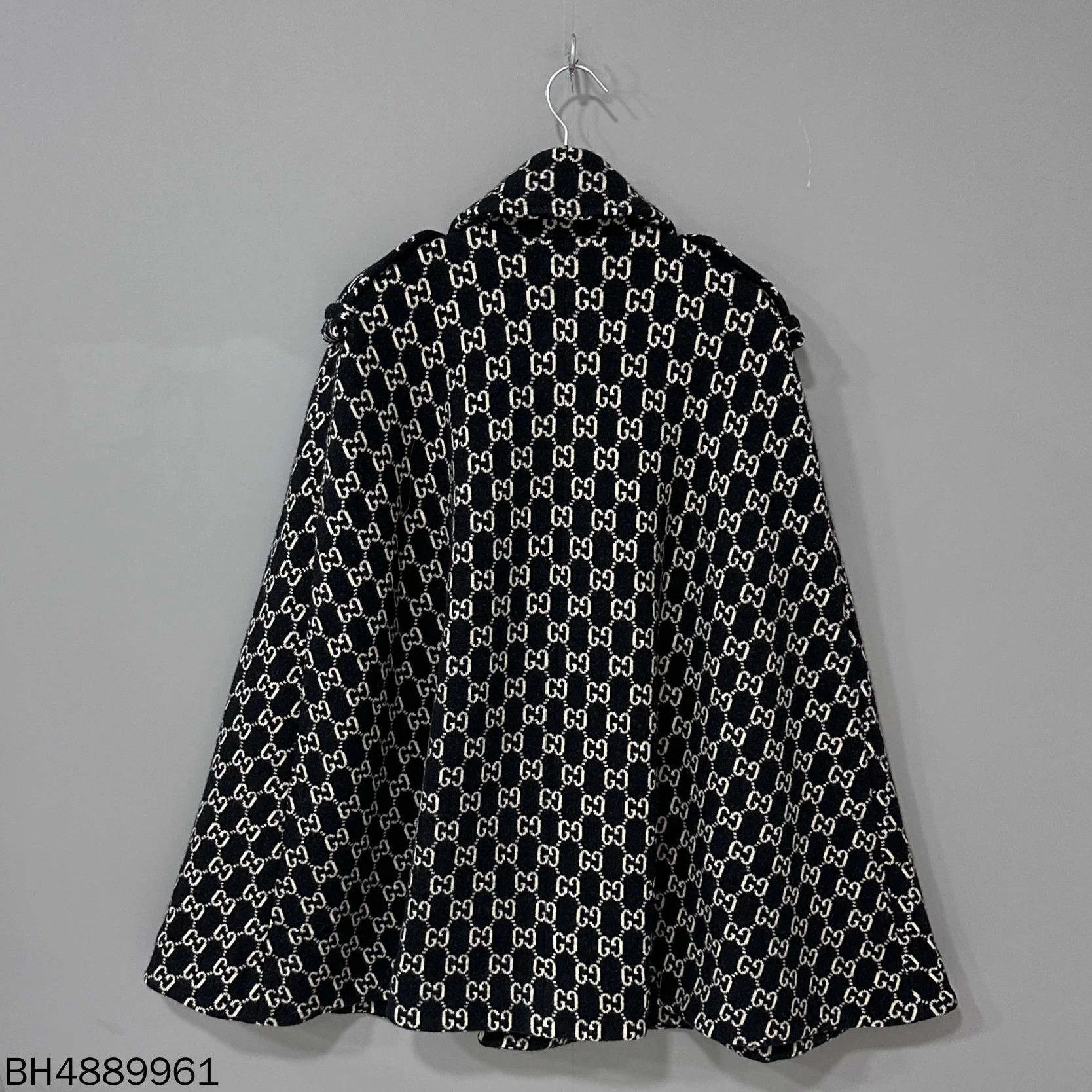 Gucci GUCCI GG Supreme print gold button cape coat S Size S / US 4 / IT 40 - 3 Thumbnail