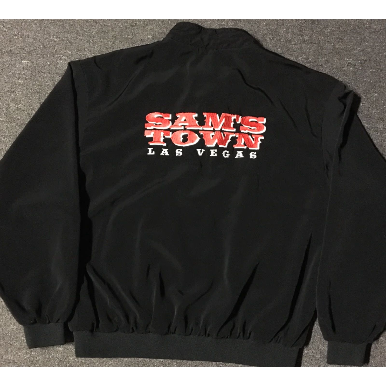 Vintage VINTAGE Sams Town Casino Winner Bomber Jacket XL USA Las Vegas Poker Biker Grunge 90s 80s Mens Navy Black CSE Girard Embroidered Size US XL / EU 56 / 4 - 2 Thumbnail