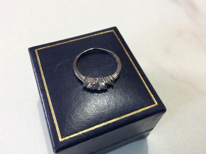 Other 9ct white gold ladies three diamond ring size M Size ONE SIZE - 4 Thumbnail