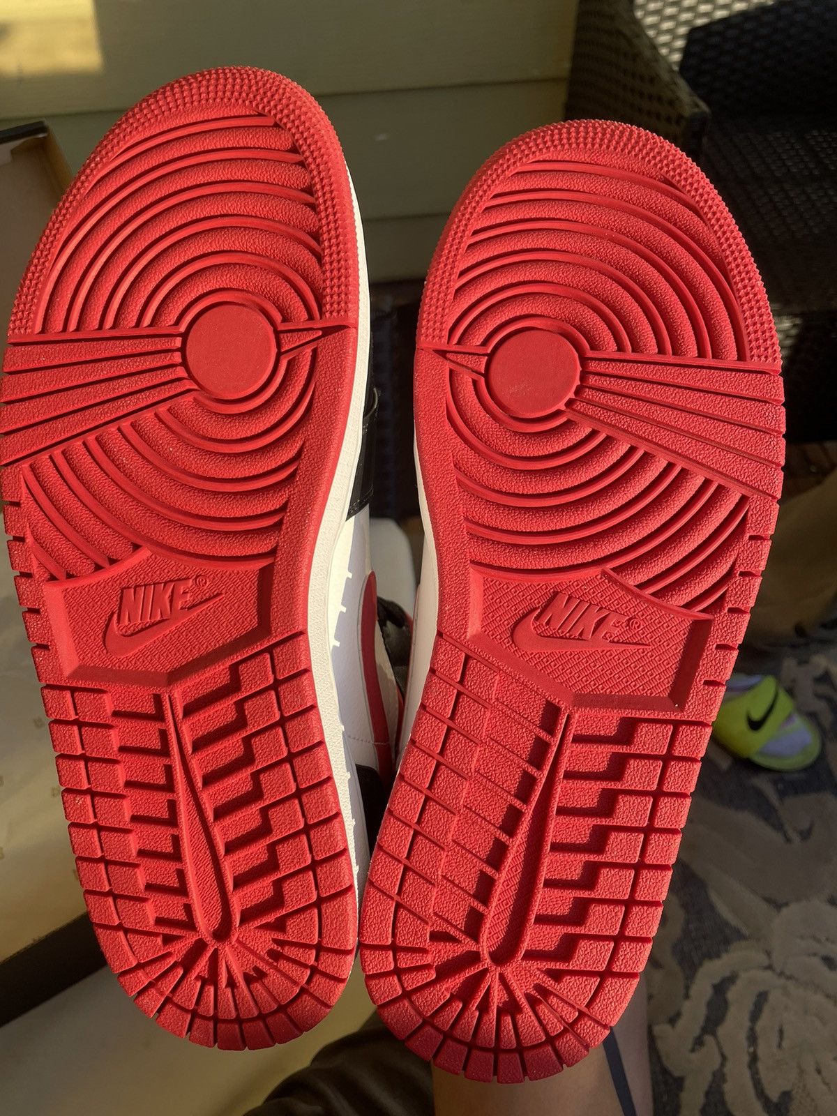 Jordan Brand Air Jordan 1 mids Size US 9 / EU 42 - 3 Thumbnail