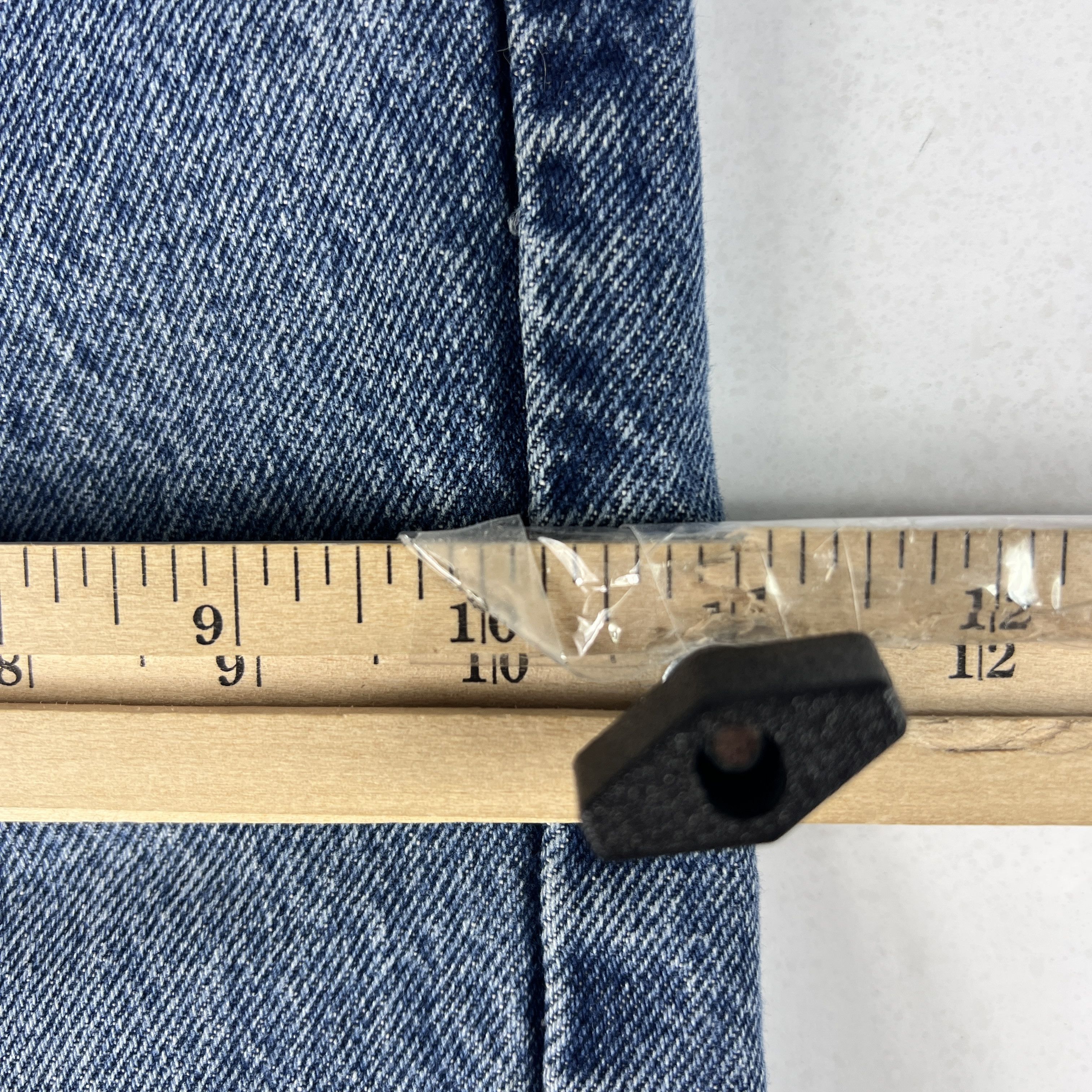 Levi's Levi's Jean Shorts 550 Relaxed Bermuda Cut Off Cotton Jorts Size US 33 - 16 Thumbnail