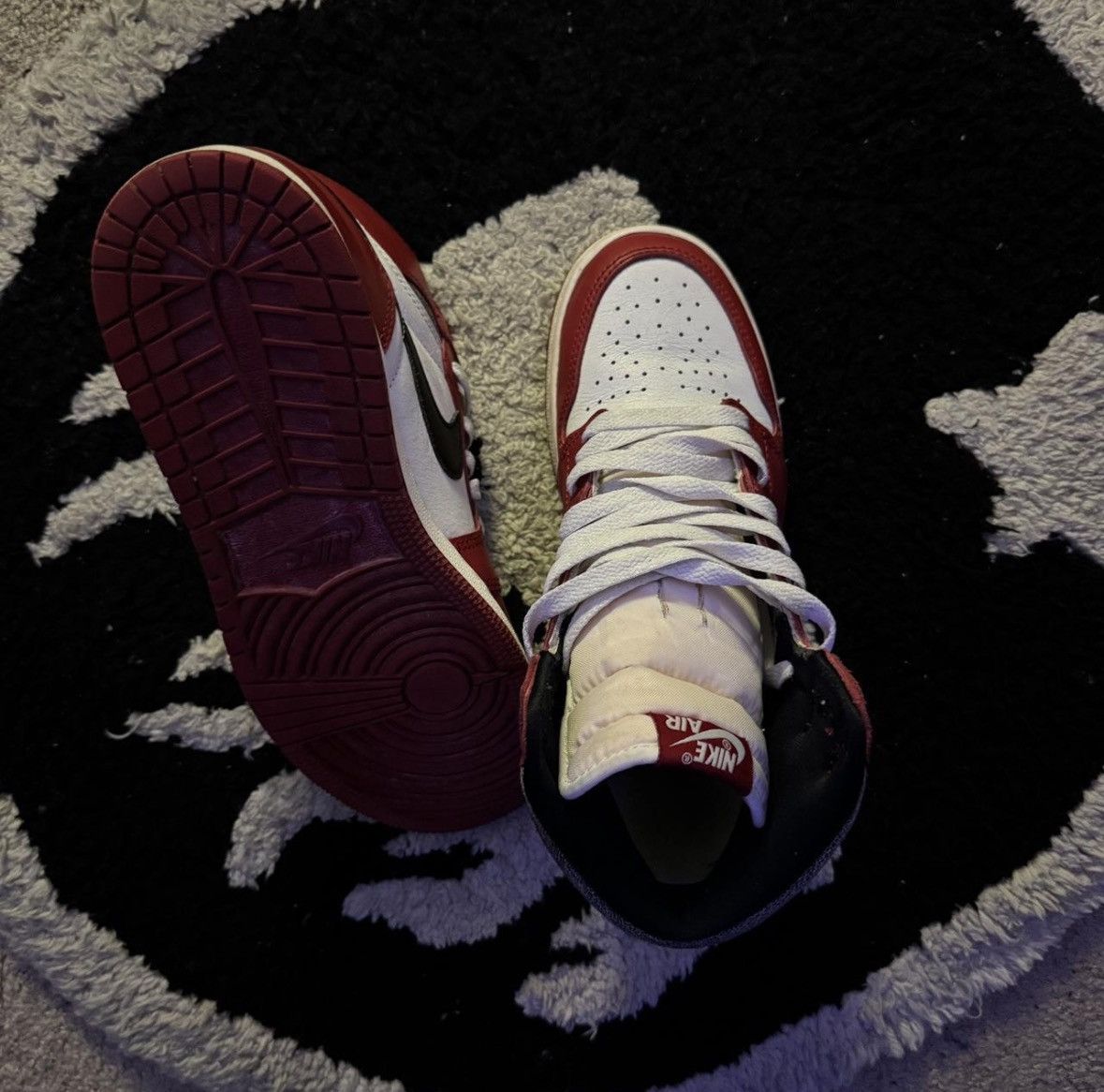 Nike Air Jordan 1 Retro High OG Chicago Lost and Found Size US 6 / EU 39 - 3 Thumbnail