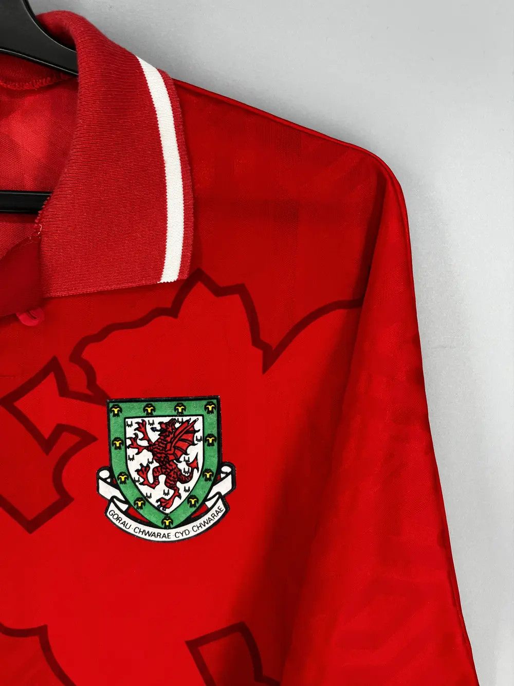 Sports Specialties Vintage Wales Home Football Shirt 1993/94 Adults Umbro Size US L / EU 52-54 / 3 - 12 Thumbnail