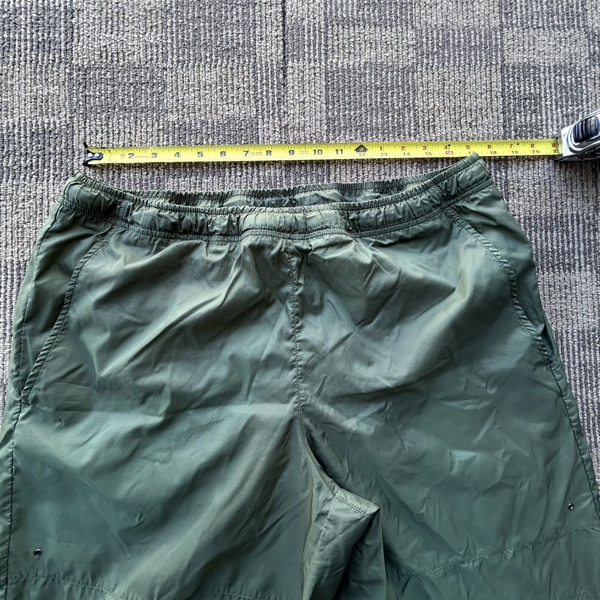 Nike Nike Vtg Y2K Olive Green Windbreaker Nylon Shorts Sz L Size US 32 / EU 48 - 4 Thumbnail