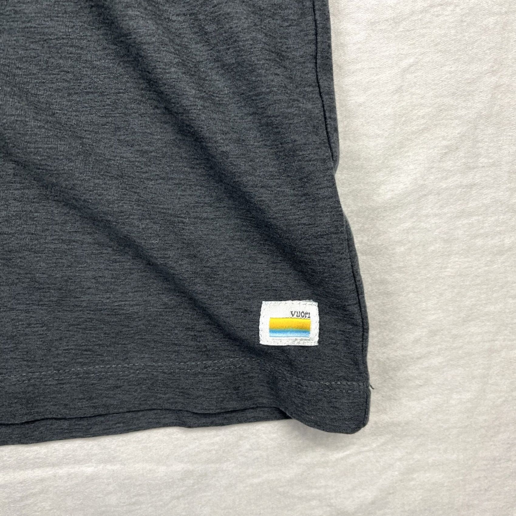 Vuori Vuori Shirt Mens 2XL Gray Strato Tech Polo Stretch Athletic V188 Logo Button Polo Shirt Mens 2XL Gray Strato Tech Size US XXL / EU 58 / 5 - 3 Thumbnail