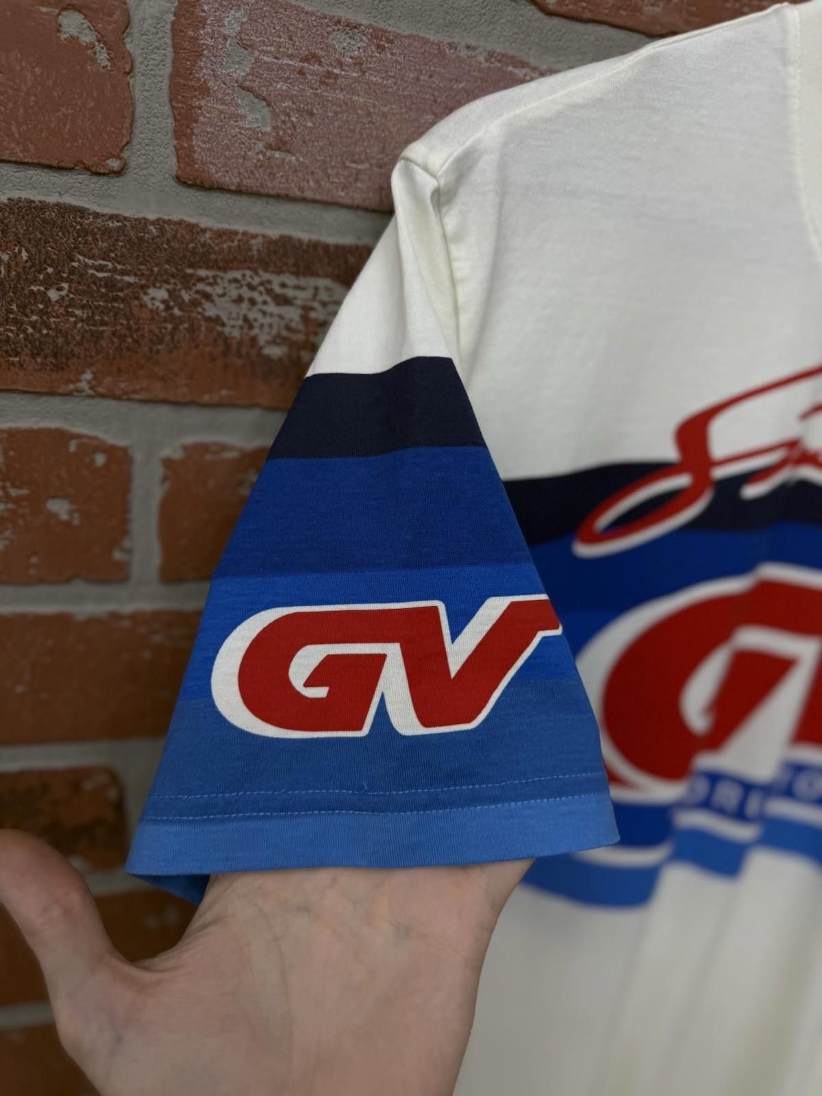 Givenchy GIVENCHY T-shirt White/Blue/Red Men’s Size Large Authentic Size US L / EU 52-54 / 3 - 7 Thumbnail