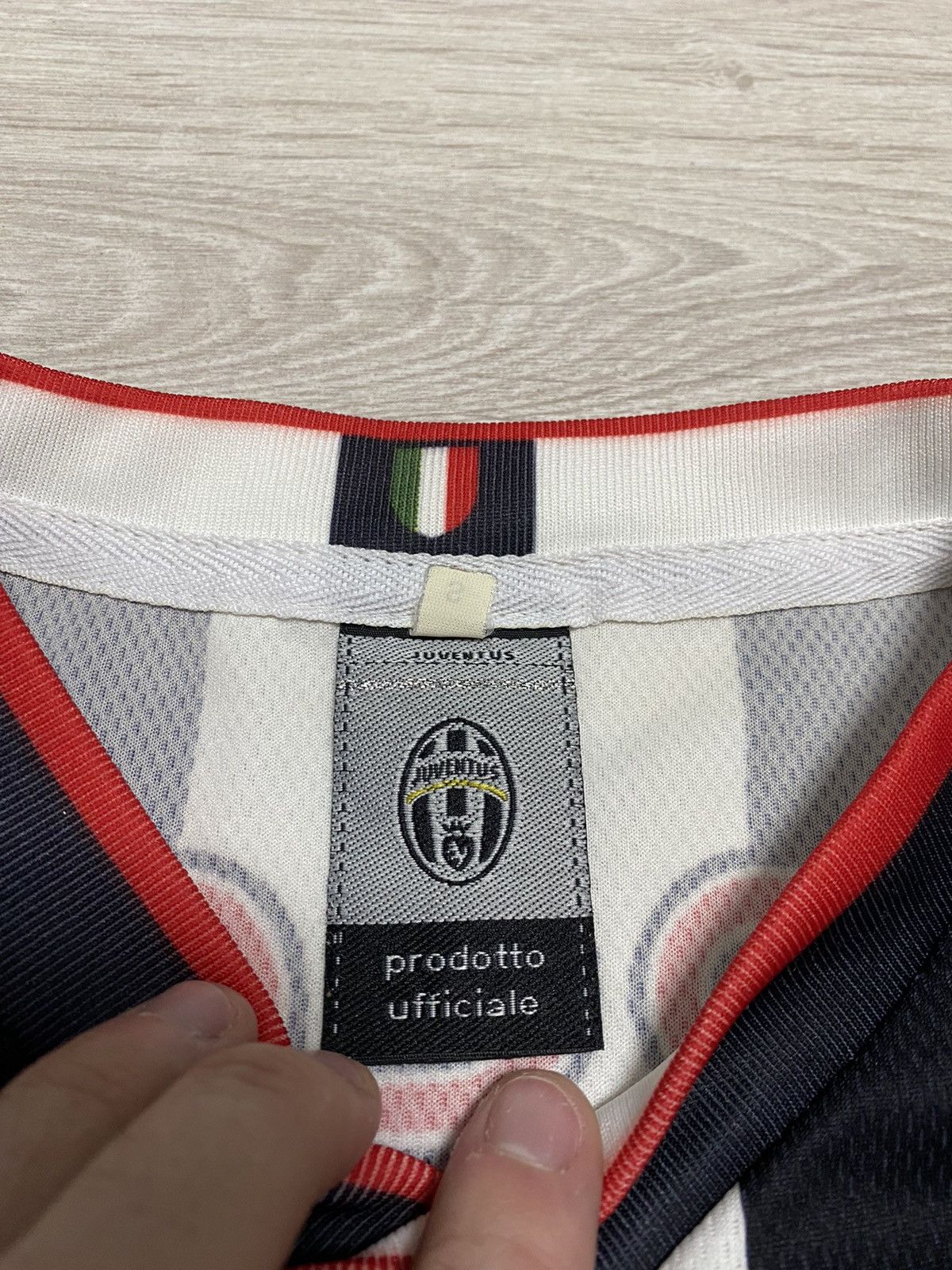 Vintage Vintage Jersry Juventus David Trezeguet #17 size M officiall Size US S / EU 44-46 / 1 - 10 Thumbnail