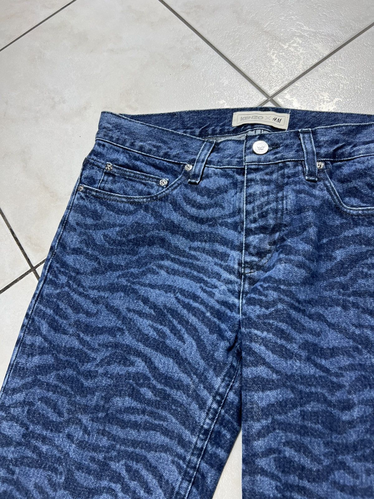 Kenzo Kenzo x H&M tiger animal full print jeans pants patterned Size US 29 - 7 Thumbnail