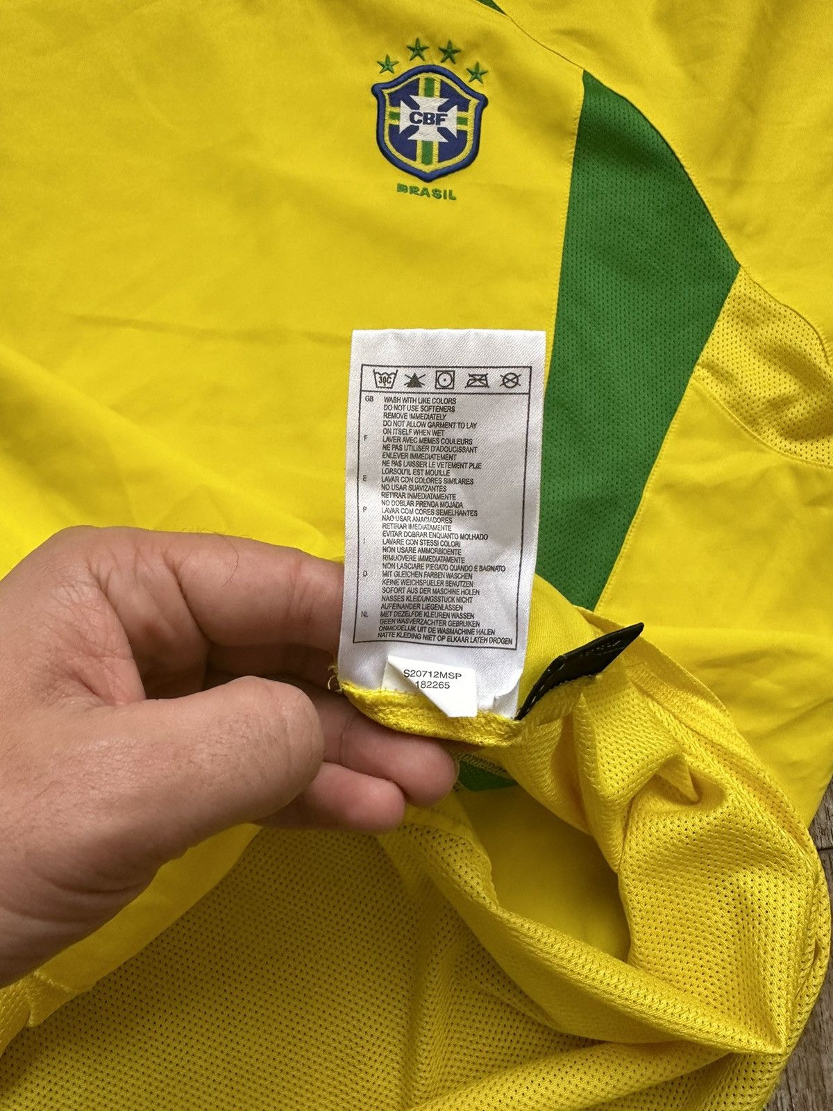 Nike 2002 Nike Brazil World Cup Home Soccer Jersey Size US XL / EU 56 / 4 - 11 Thumbnail