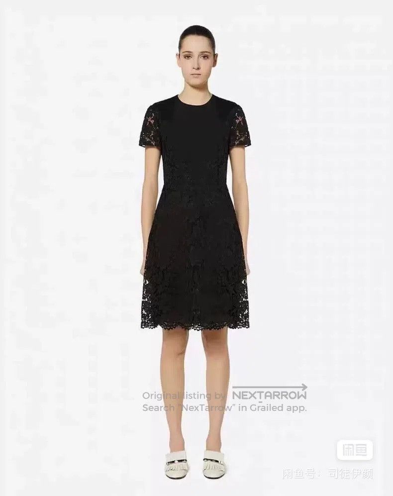Valentino Valentino Classic black lace dress Size M / US 6-8 / IT 42-44 - 2 Thumbnail