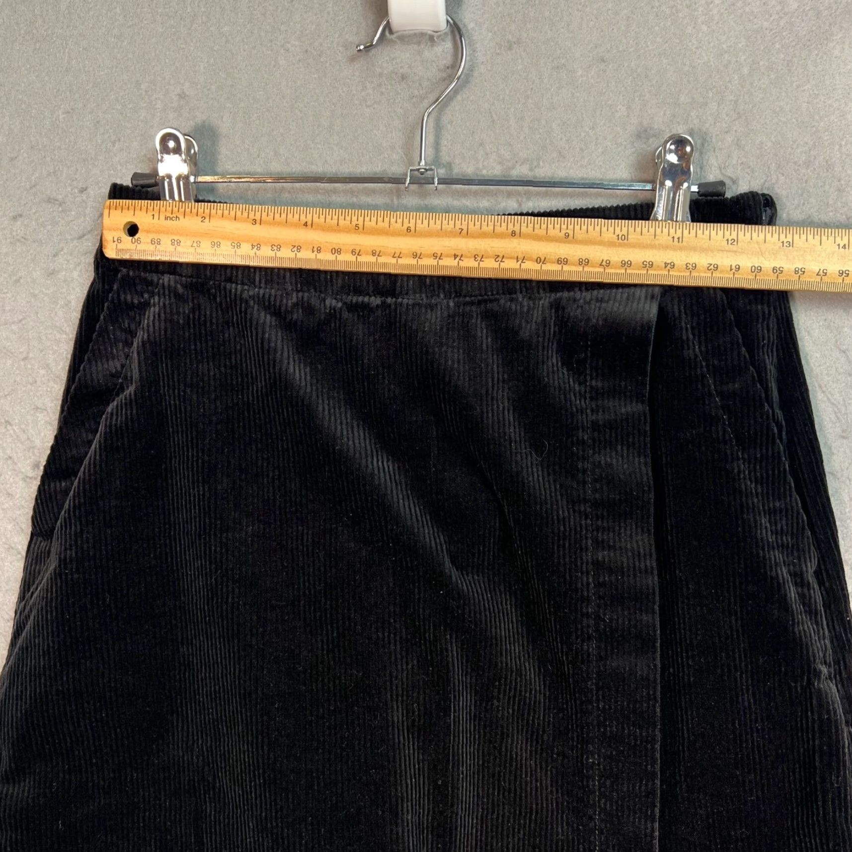 Uniqlo Uniqlo Skort Women XS Black Corduroy Wrap Side Zipper Closure Cotton Blend Size 26" / US 2 / IT 38 - 4 Thumbnail