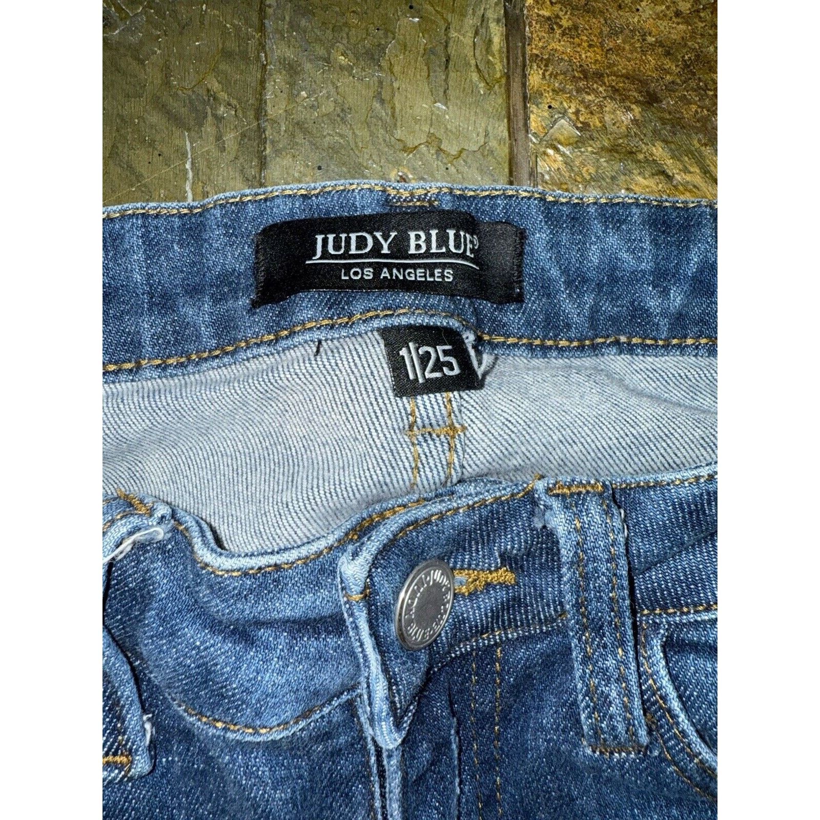 Judy Blue Judy Blue Cropped Jean Raw Fringe Hem Ankle USA Made Size 25" / US 0 / IT 36 - 3 Thumbnail