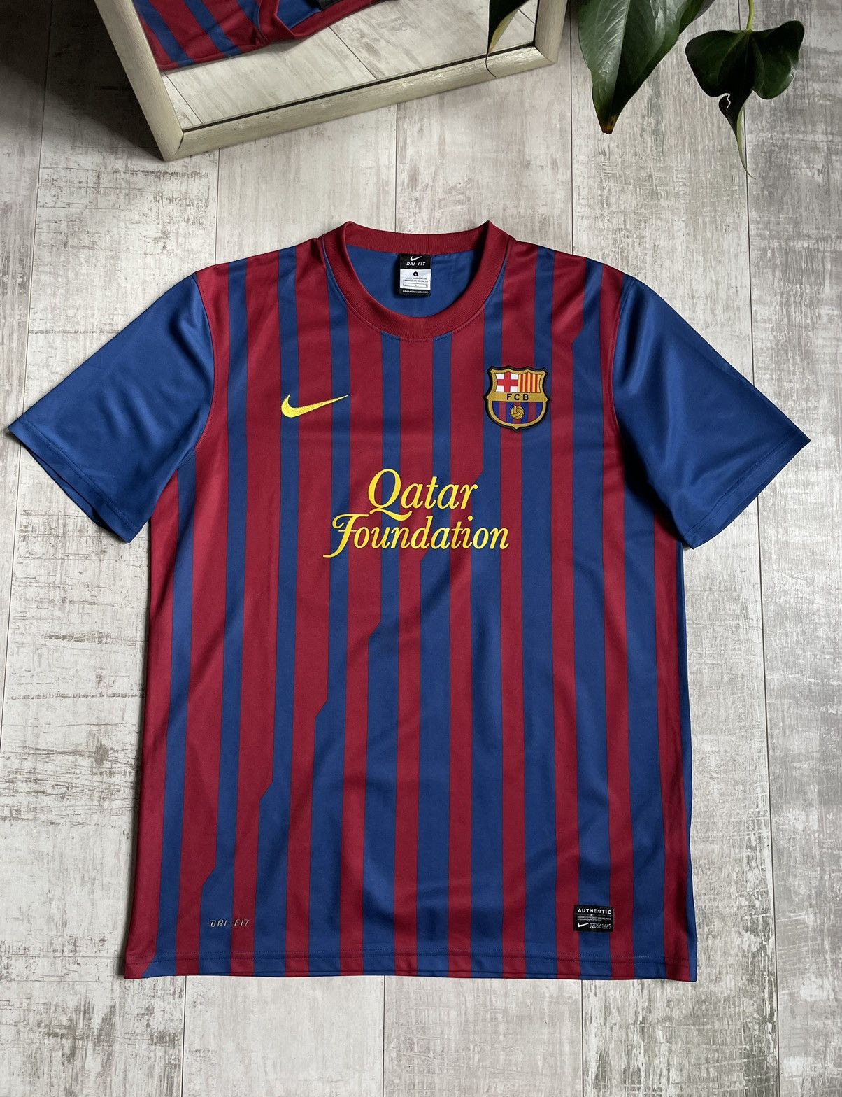 Nike Nike Barcelona 2011/2012 Football Shirt Home Jersey RARE Size US L / EU 52-54 / 3 - 1 Thumbnail