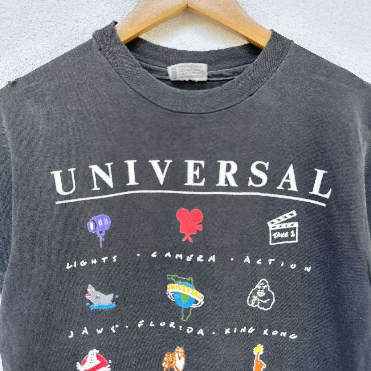 Vintage Vintage Universal Studio T Shirt Size US S / EU 44-46 / 1 - 2 Thumbnail