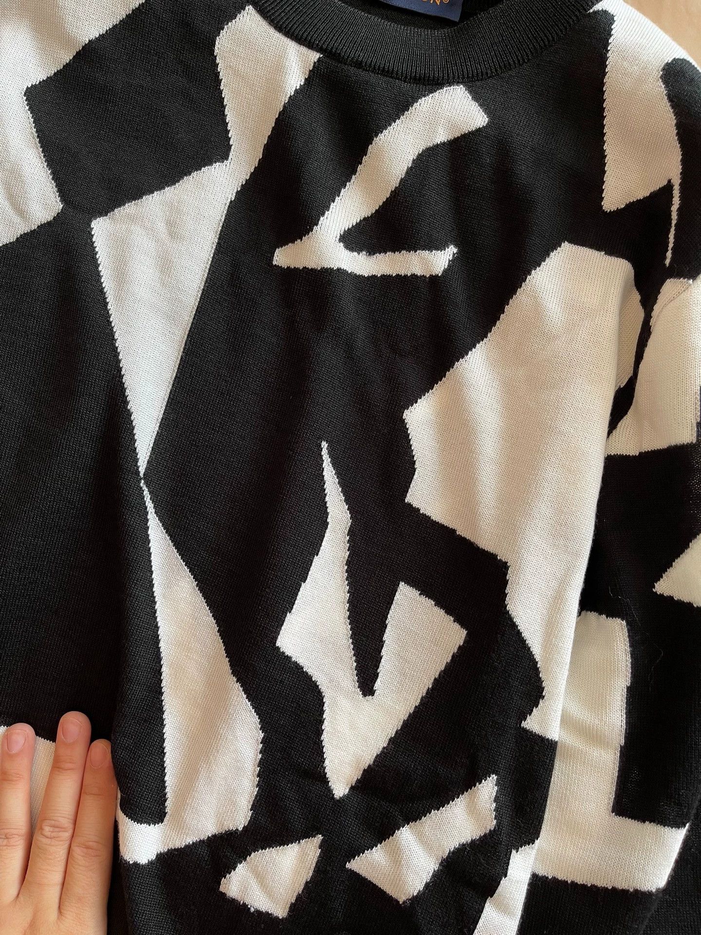 Louis Vuitton Louis Vuitton Wool Sweater M (Geo Irregular Logo) New Size US M / EU 48-50 / 2 - 7 Thumbnail