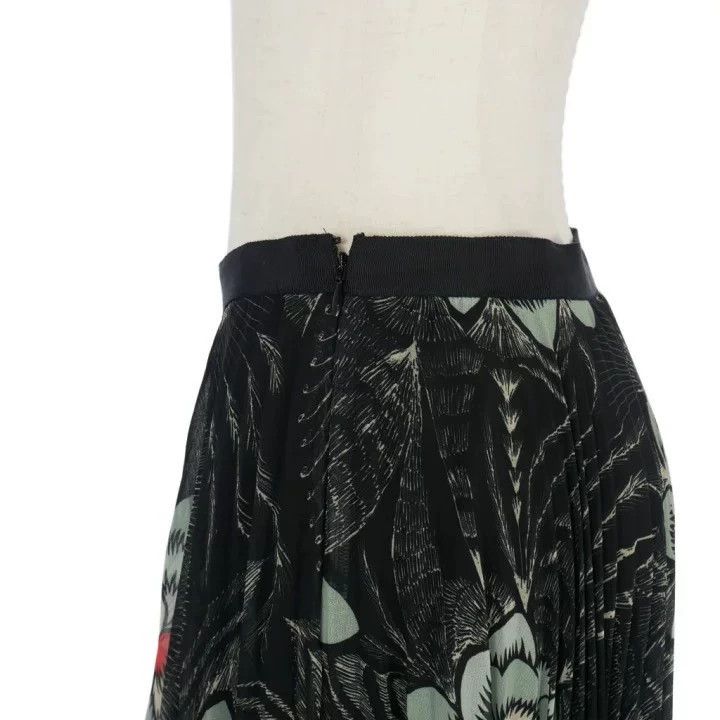 Dries Van Noten Dries Van Noten size:34 Black floral pleated skirt Size 33" - 8 Thumbnail