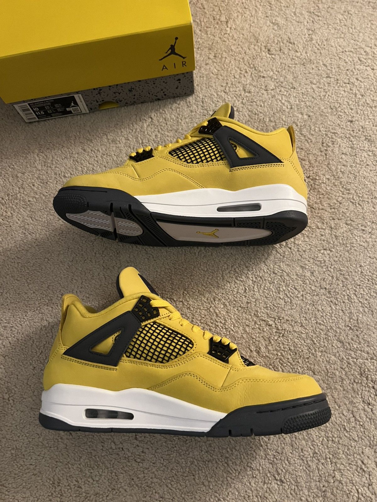 Nike Jordan 4 lightning 2021 Size US 10 / EU 43 - 2 Thumbnail