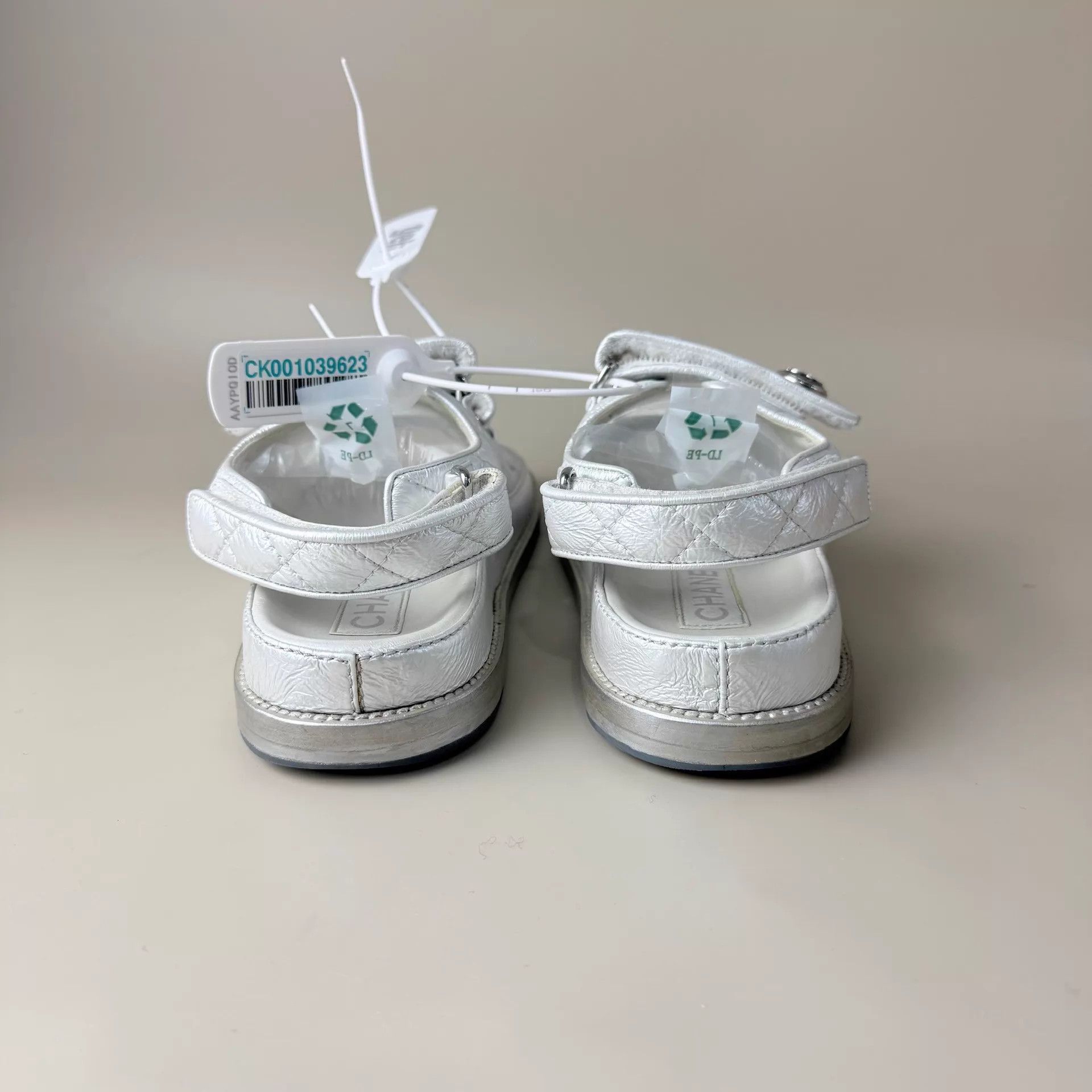 Chanel Chanel Silver CC Logo Sandals EUR 37.5 Size US 7 / IT 37 - 3 Thumbnail