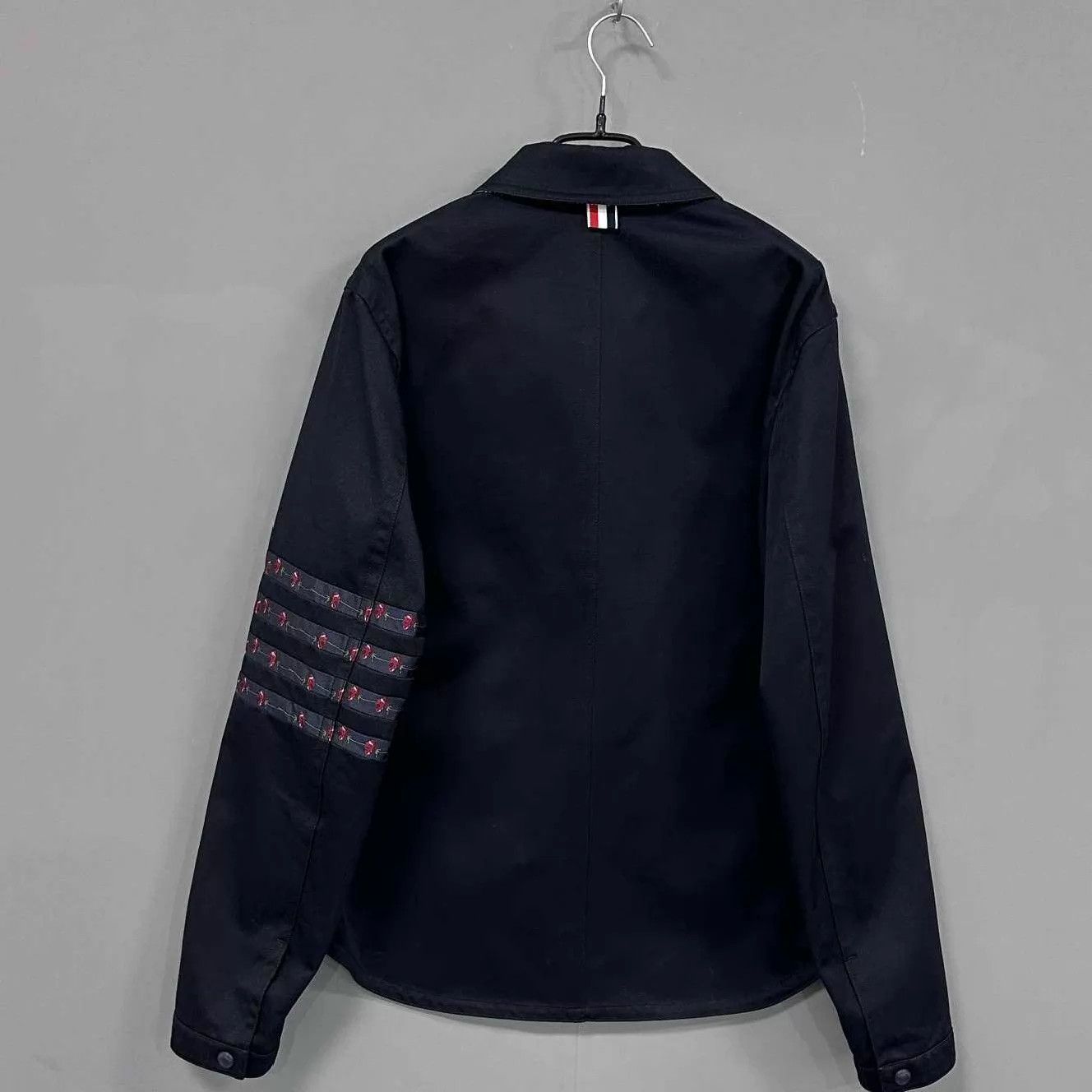 Thom Browne Thom Browne Rose-Embroidered Stripe Pocketed Jacket Size US S / EU 44-46 / 1 - 3 Thumbnail