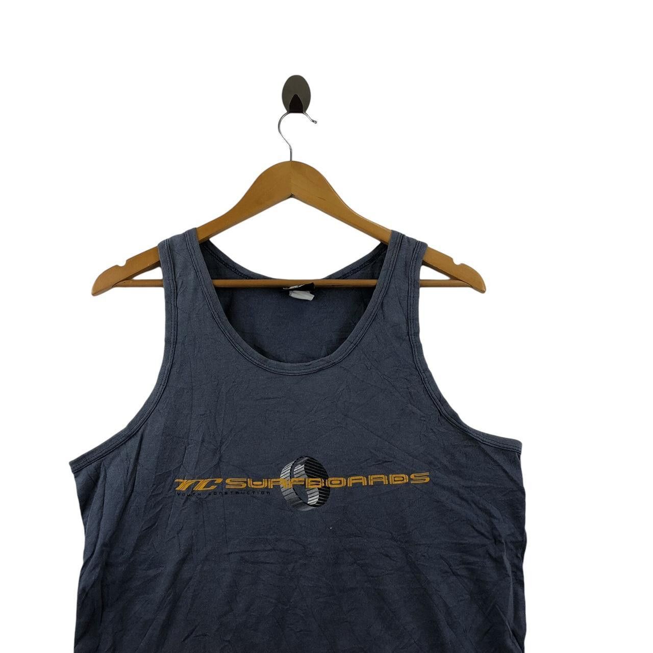 Vintage Vintage TOWN & COUNTRY T&C Surfboards Tank Top Tee Shirt Size US L / EU 52-54 / 3 - 3 Thumbnail