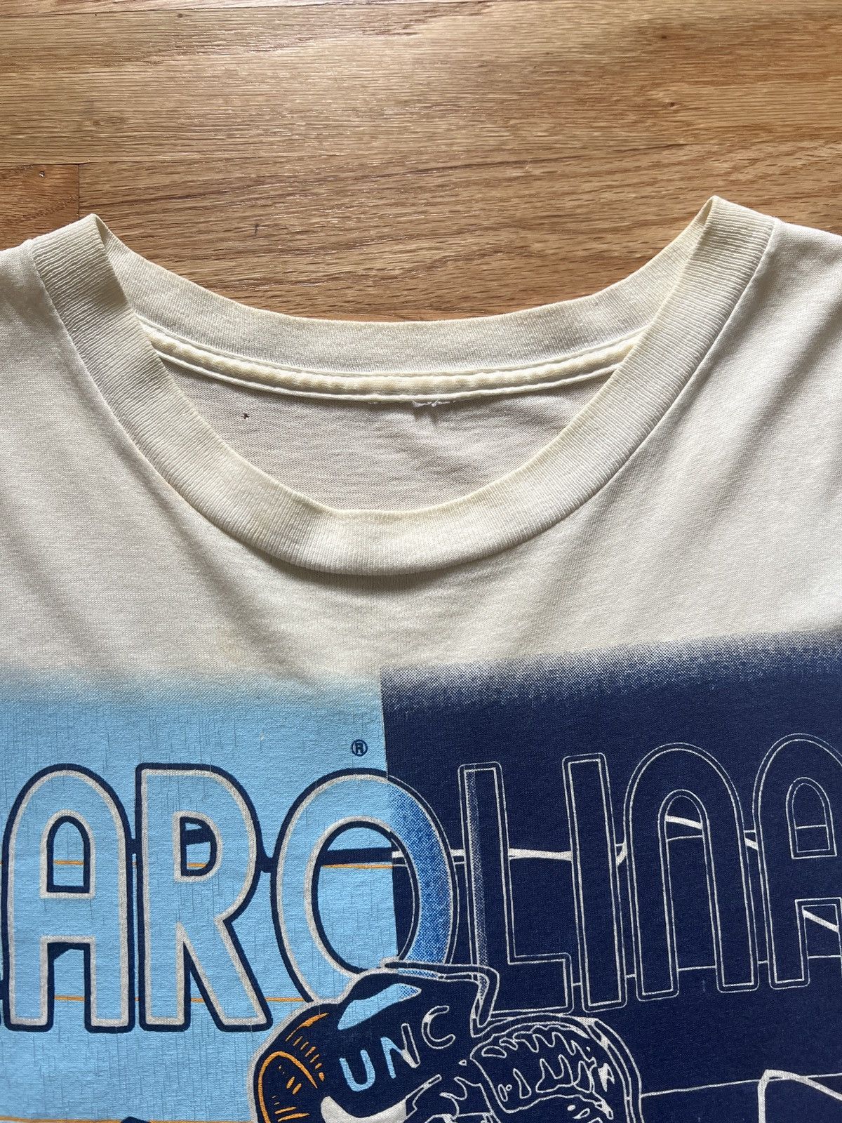 Vintage Vintage 90s UNC Tar Heels Graphic Tee Large Size US L / EU 52-54 / 3 - 4 Thumbnail