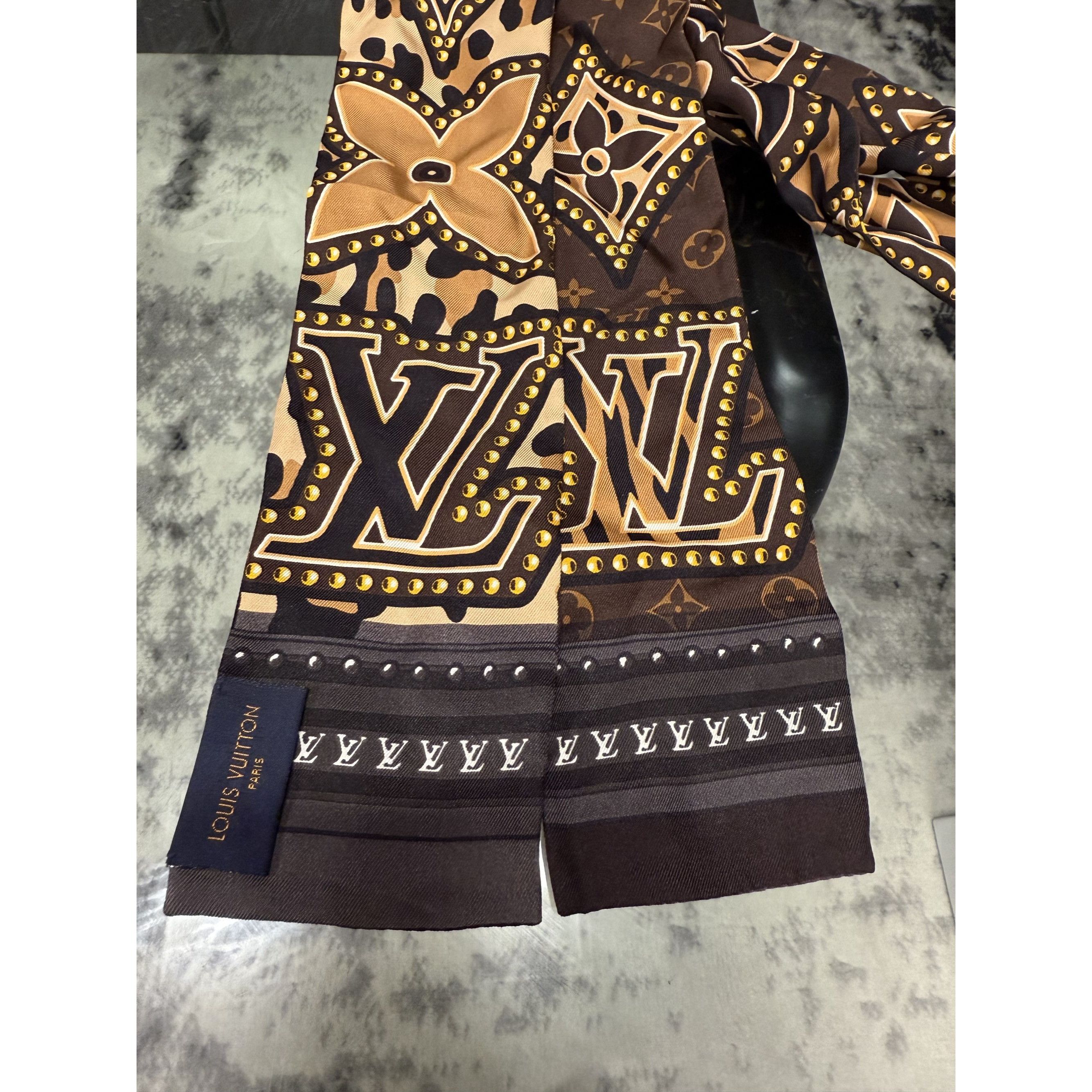 Louis Vuitton Louis Vuitton Monogram Jungle Bandeau Scarf 100% Silk Brown/ Size ONE SIZE - 8 Thumbnail