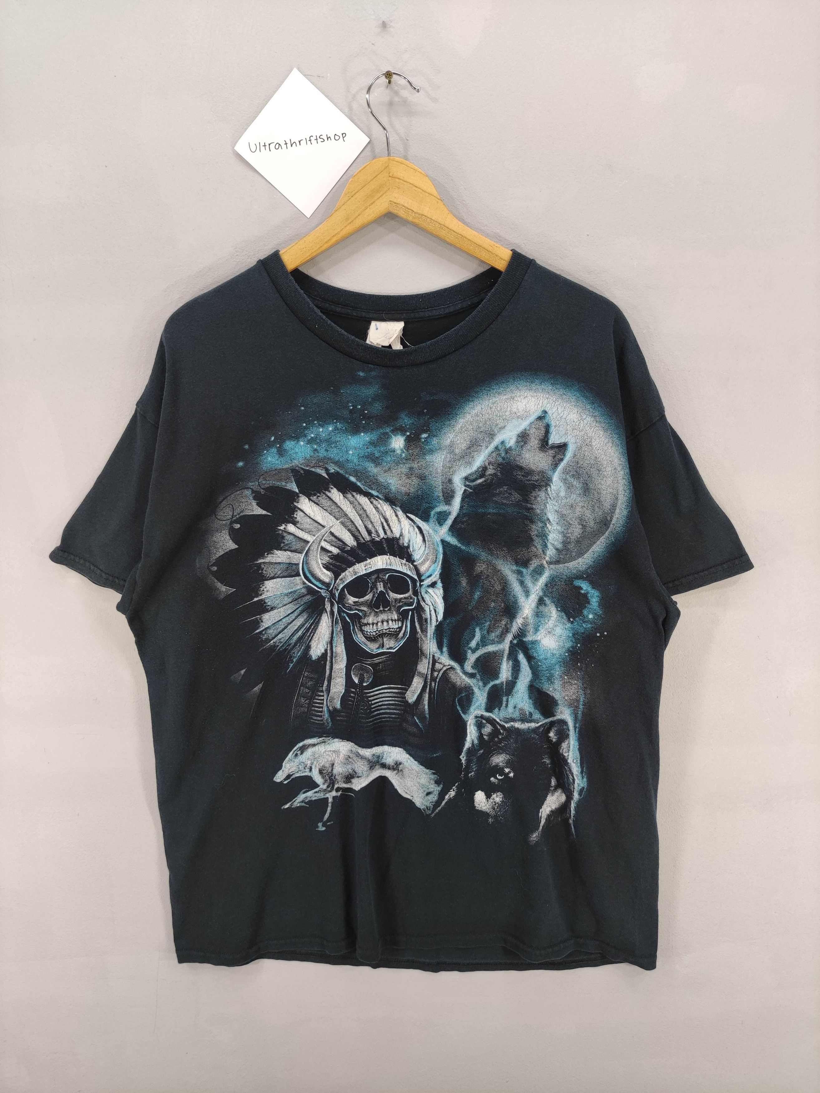 Vintage Vintage Native American Indian Skeleton Wolf Tee Tshirt Size US L / EU 52-54 / 3 - 1 Thumbnail