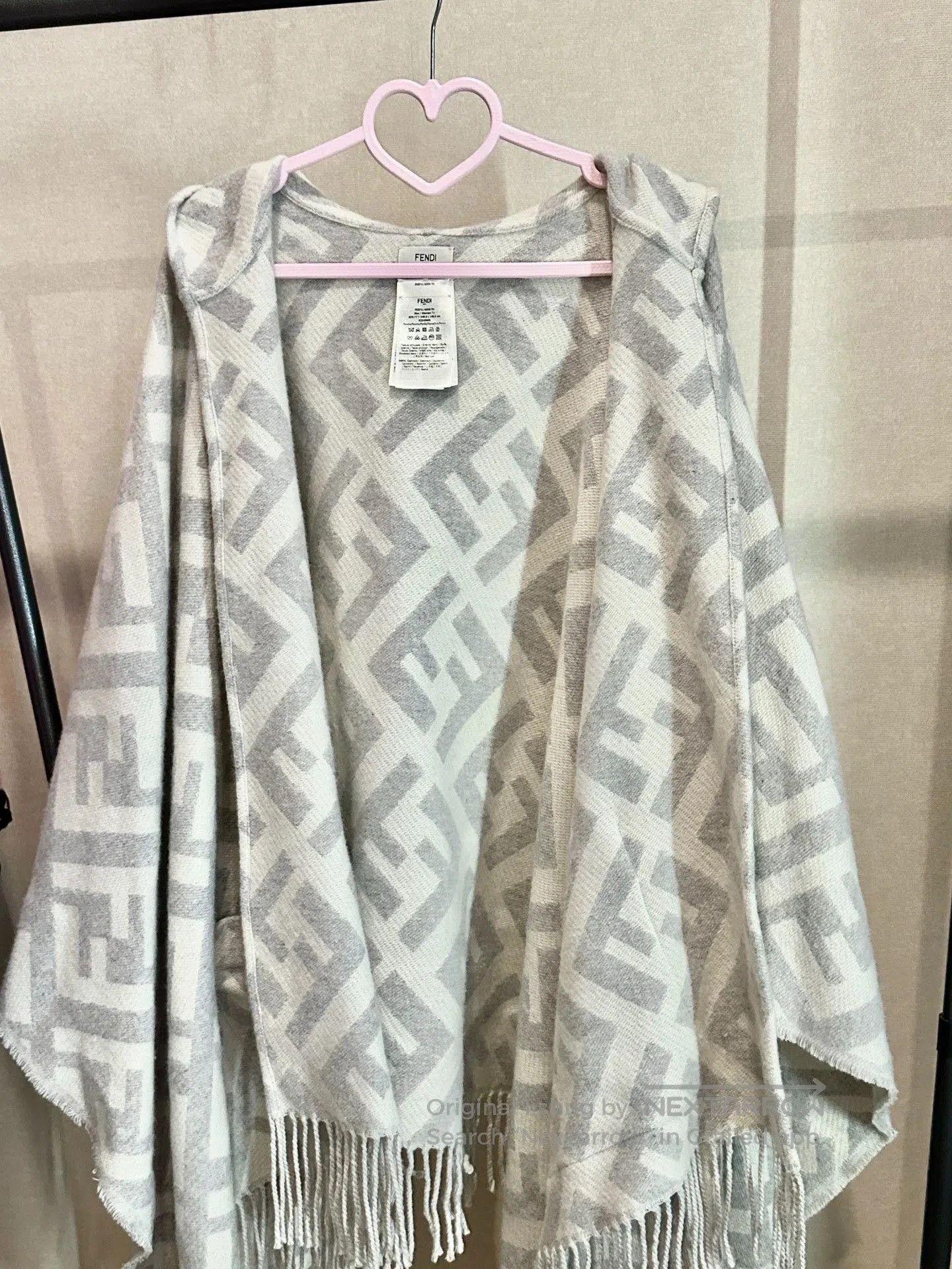 Fendi fendi cashmere cape in light gray. Size US S / EU 44-46 / 1 - 1 Thumbnail