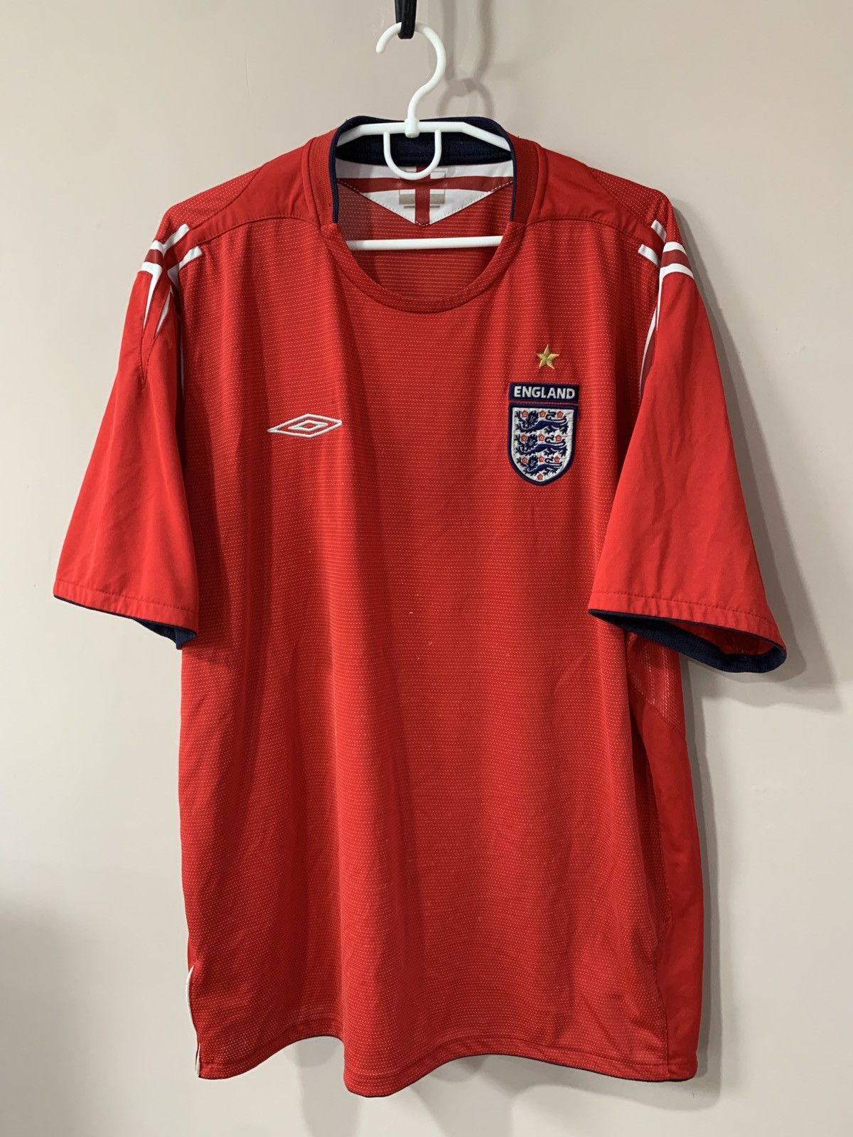Umbro × Vintage England 2004/06 Away Football Shirt Umbro Soccer Jersey Size US XXL / EU 58 / 5 - 1 Thumbnail