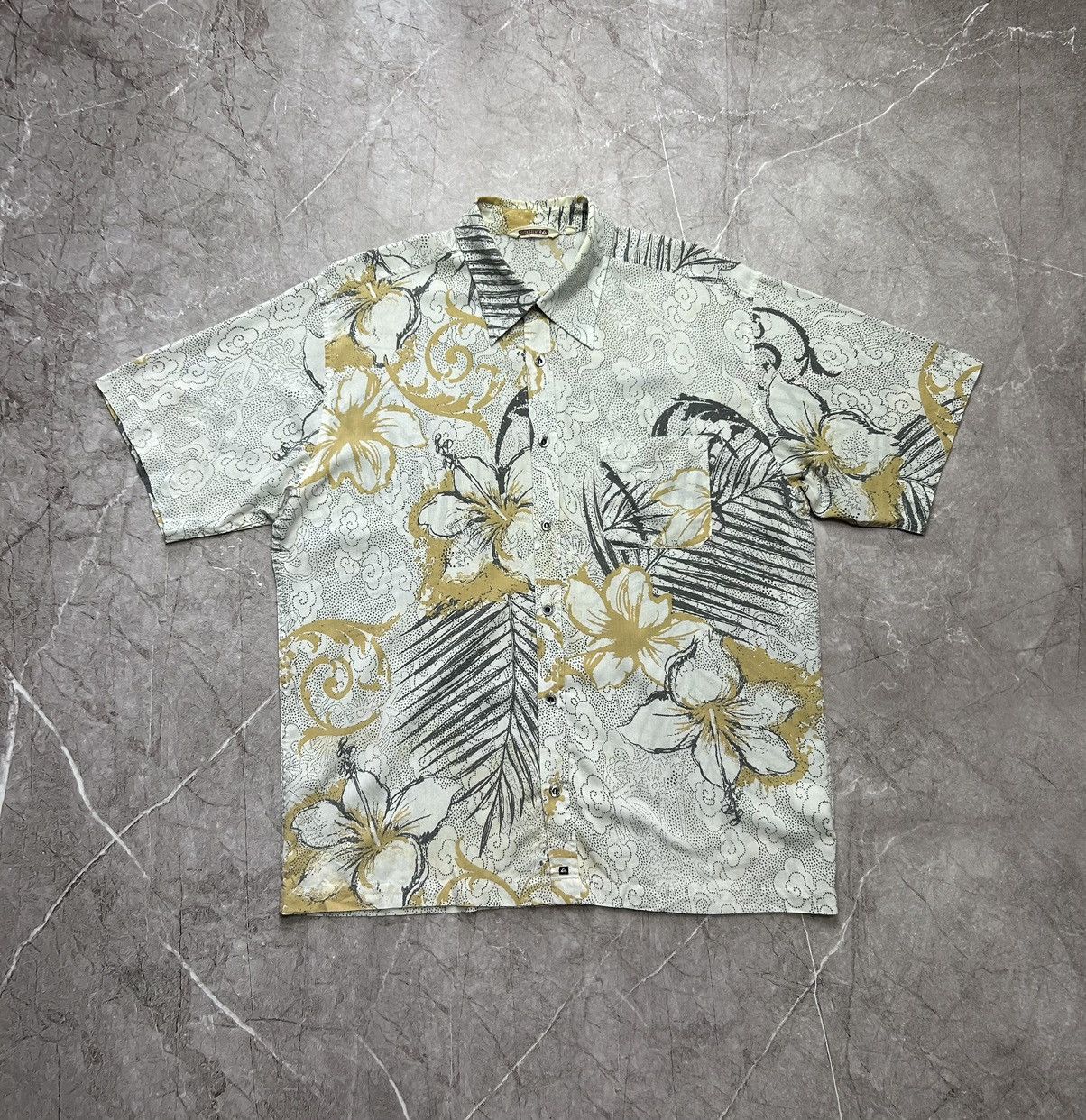Quiksilver × Vintage Quiksilver vintage monogram t-shirt surf Size US L / EU 52-54 / 3 - 1 Thumbnail