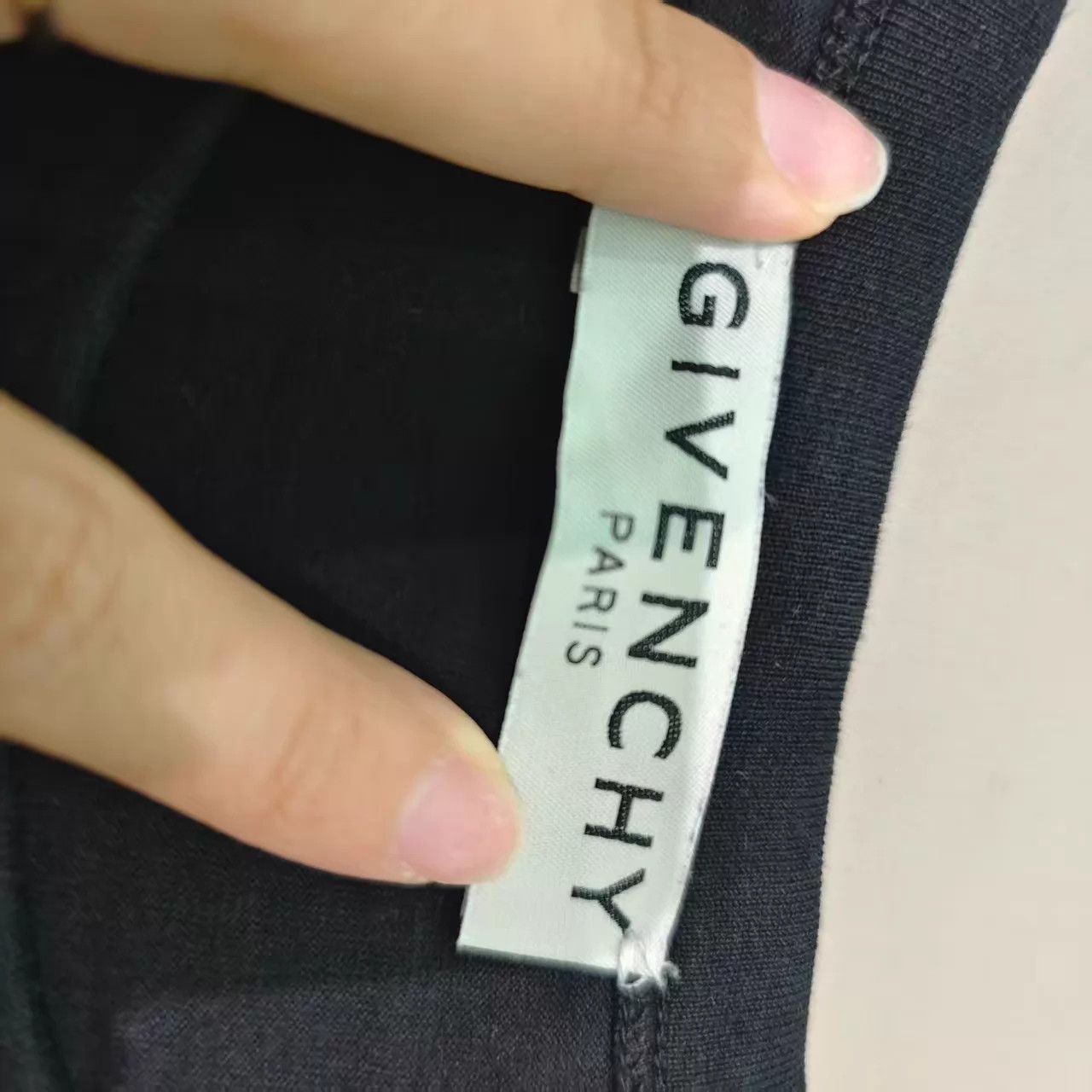 Givenchy Givenchy T-shirt S Near Mint Size US S / EU 44-46 / 1 - 3 Thumbnail