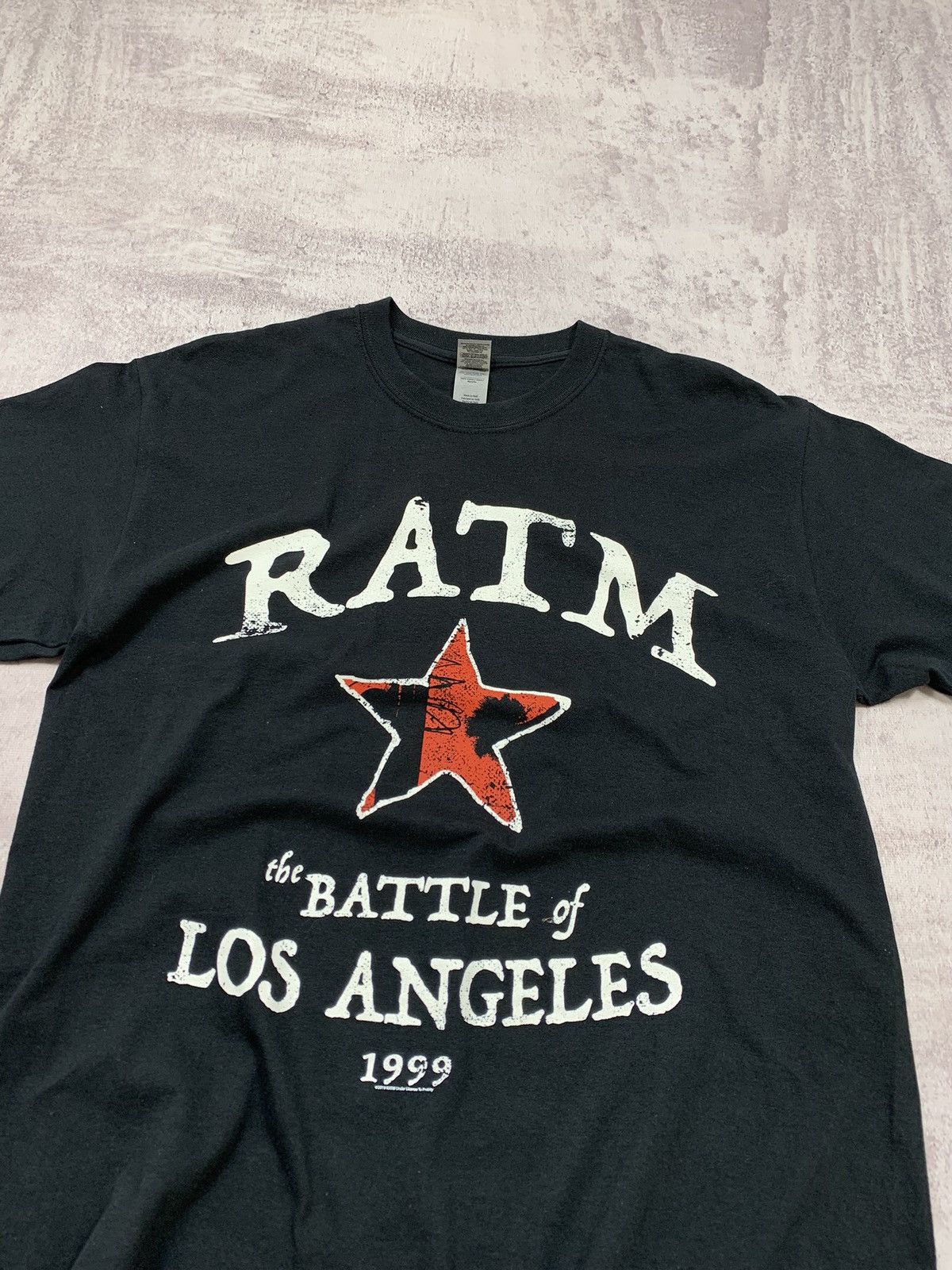 Band Tees × Rage Against The Machine 2019 Rage Against the Machine The Battle of Los Angeles Tee Size US L / EU 52-54 / 3 - 4 Thumbnail