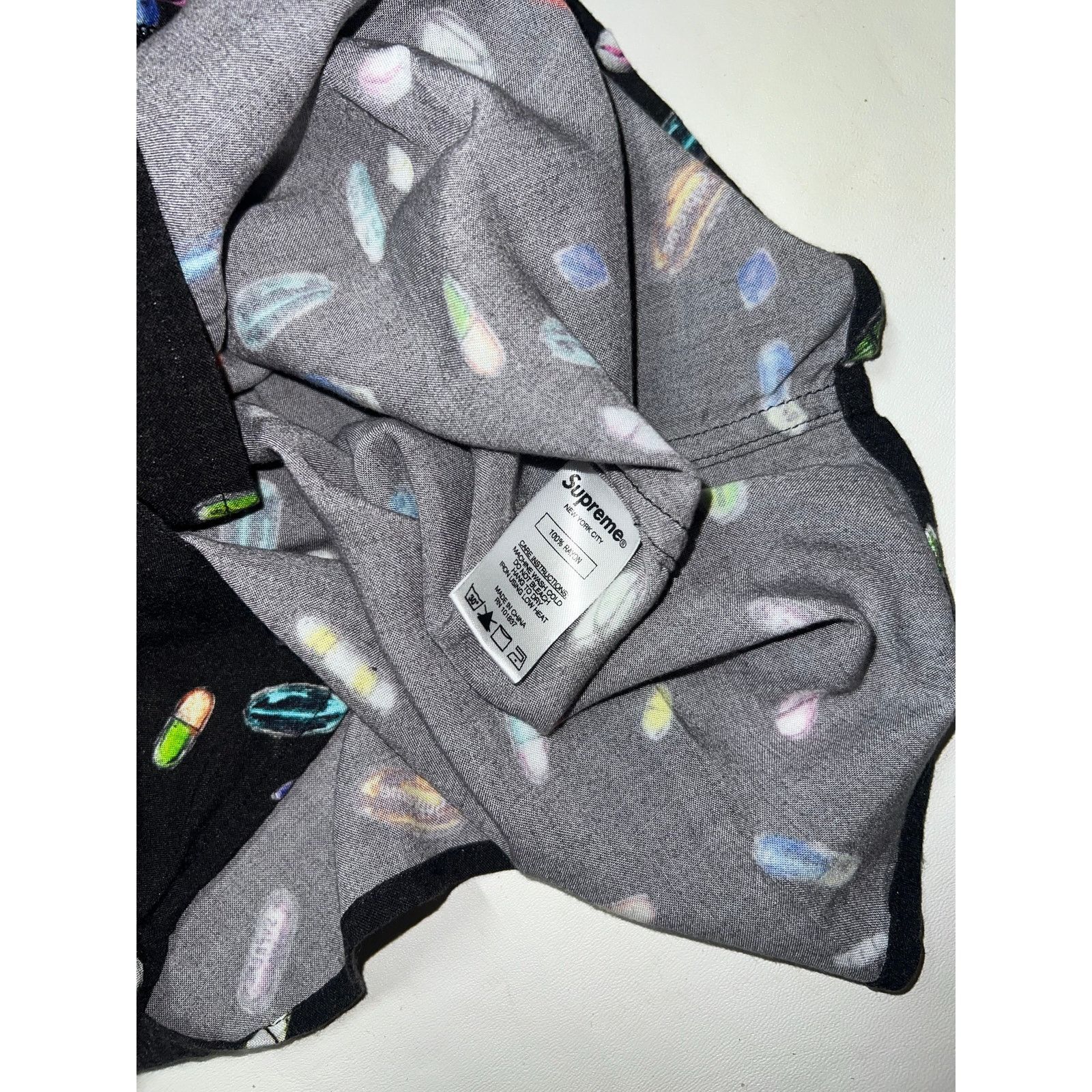 Supreme Supreme SS17 Pills Rayon Shirt Size US S / EU 44-46 / 1 - 3 Thumbnail