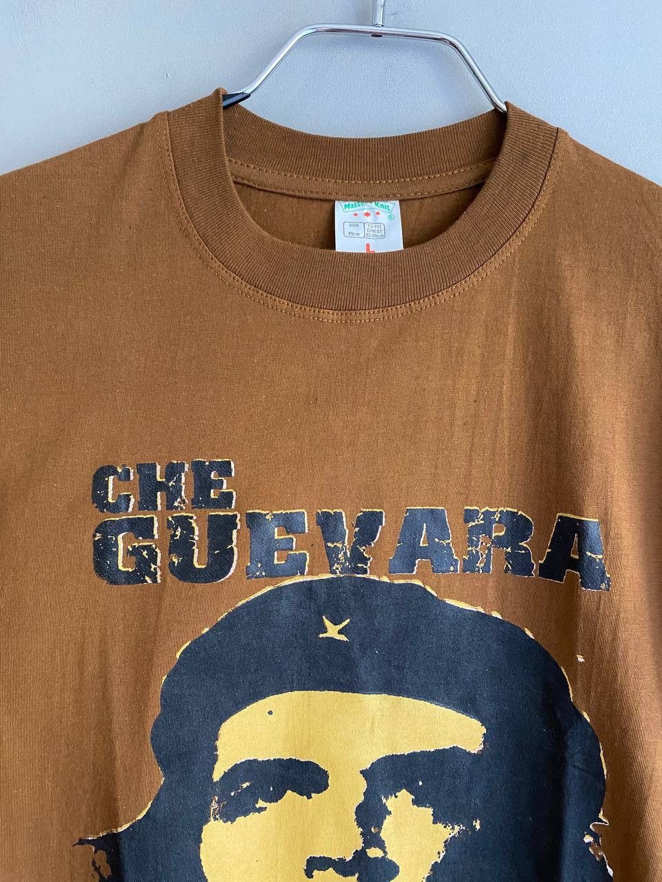 Vintage Vintage Che Guevara Print Brown T-Shirt, Size L Size US L / EU 52-54 / 3 - 4 Thumbnail