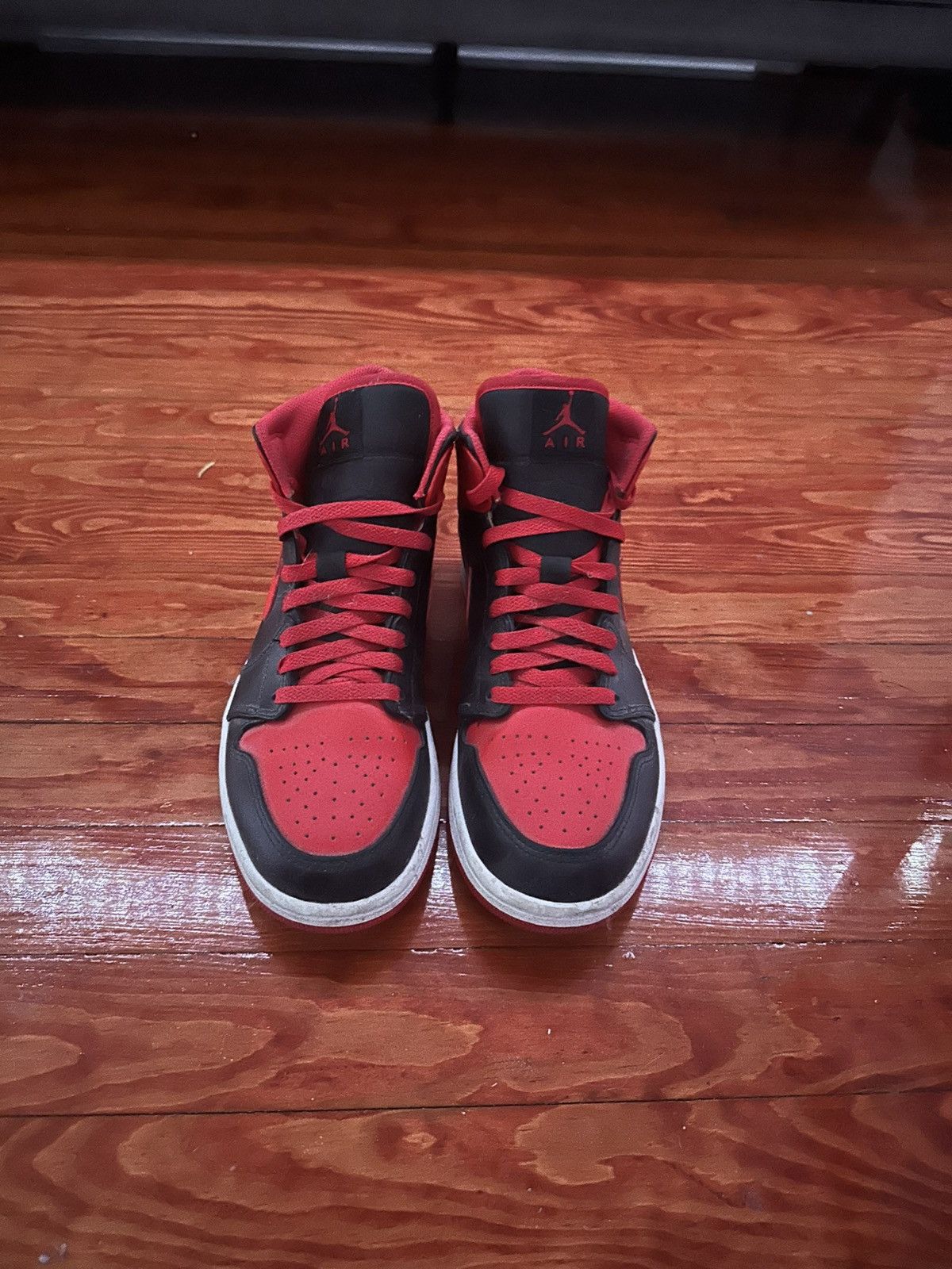 Jordan Brand × Nike Jordan 1 mid alternate bred Size US 9 / EU 42 - 2 Thumbnail