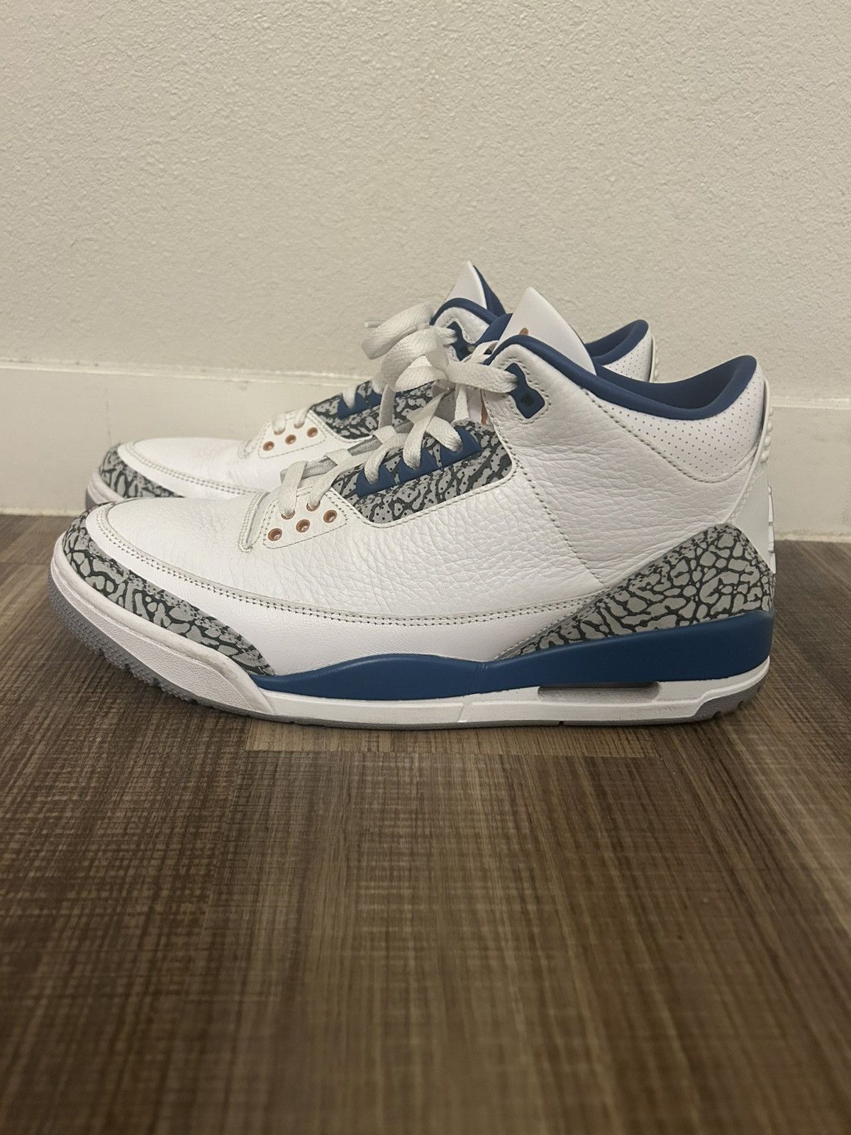 Jordan Brand Jordan 3 Retro Wizards Size US 10.5 / EU 43-44 - 1 Thumbnail
