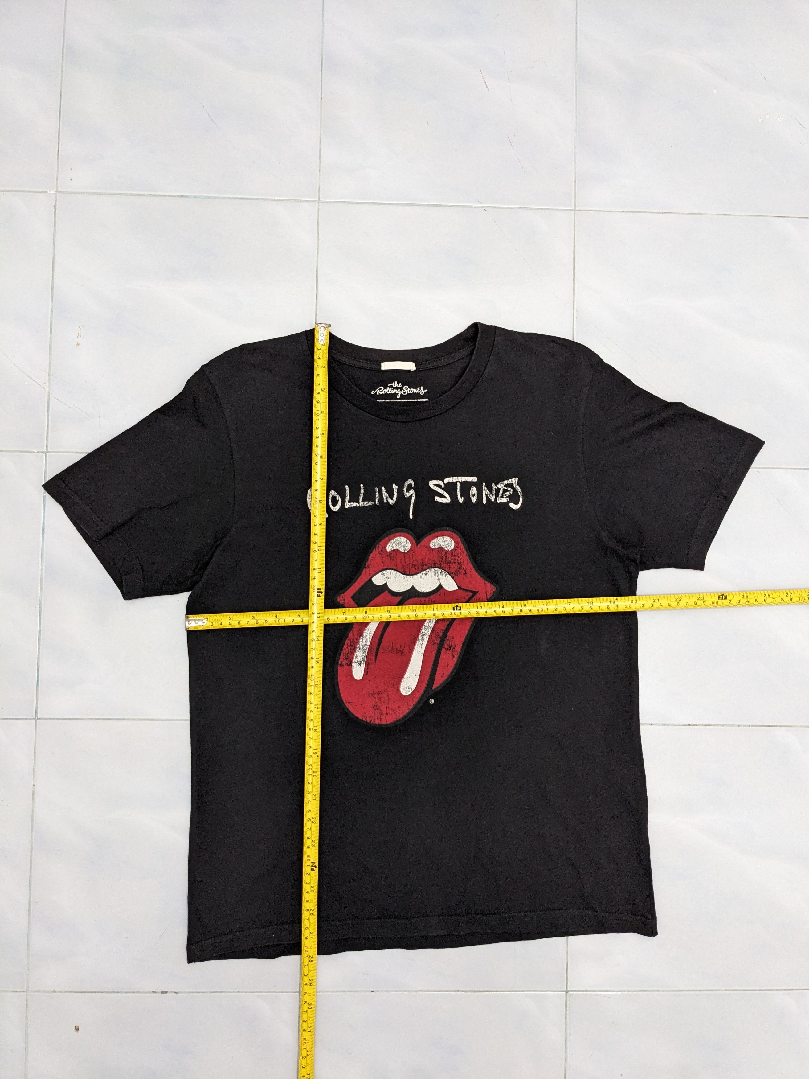 The Rolling Stones JAPANESE BRAND GU X THE ROLLING STONES TSHIRT Size US L / EU 52-54 / 3 - 5 Thumbnail