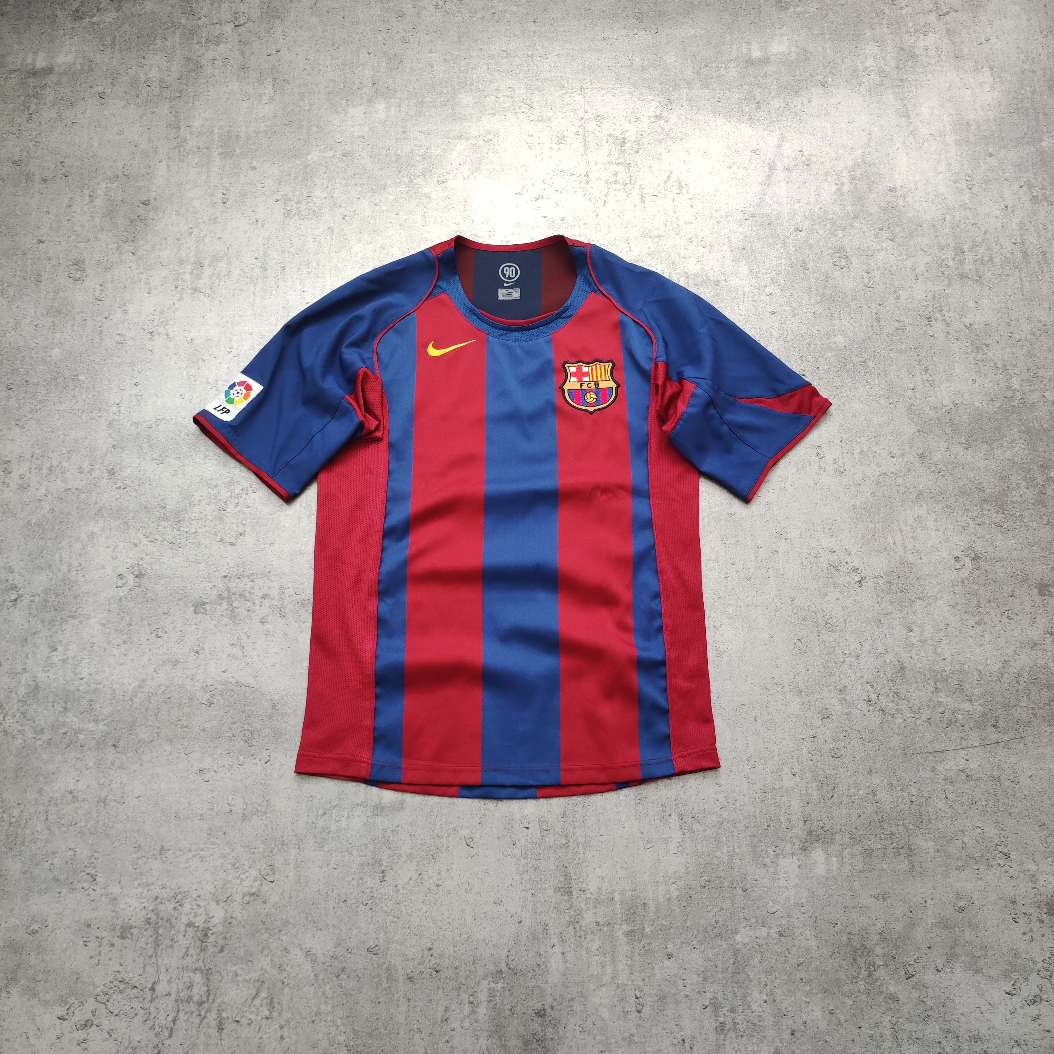 Nike × Vintage Vintage RARE 2004 FC Barcelona Home Nike Football Jersey Size US S / EU 44-46 / 1 - 1 Thumbnail