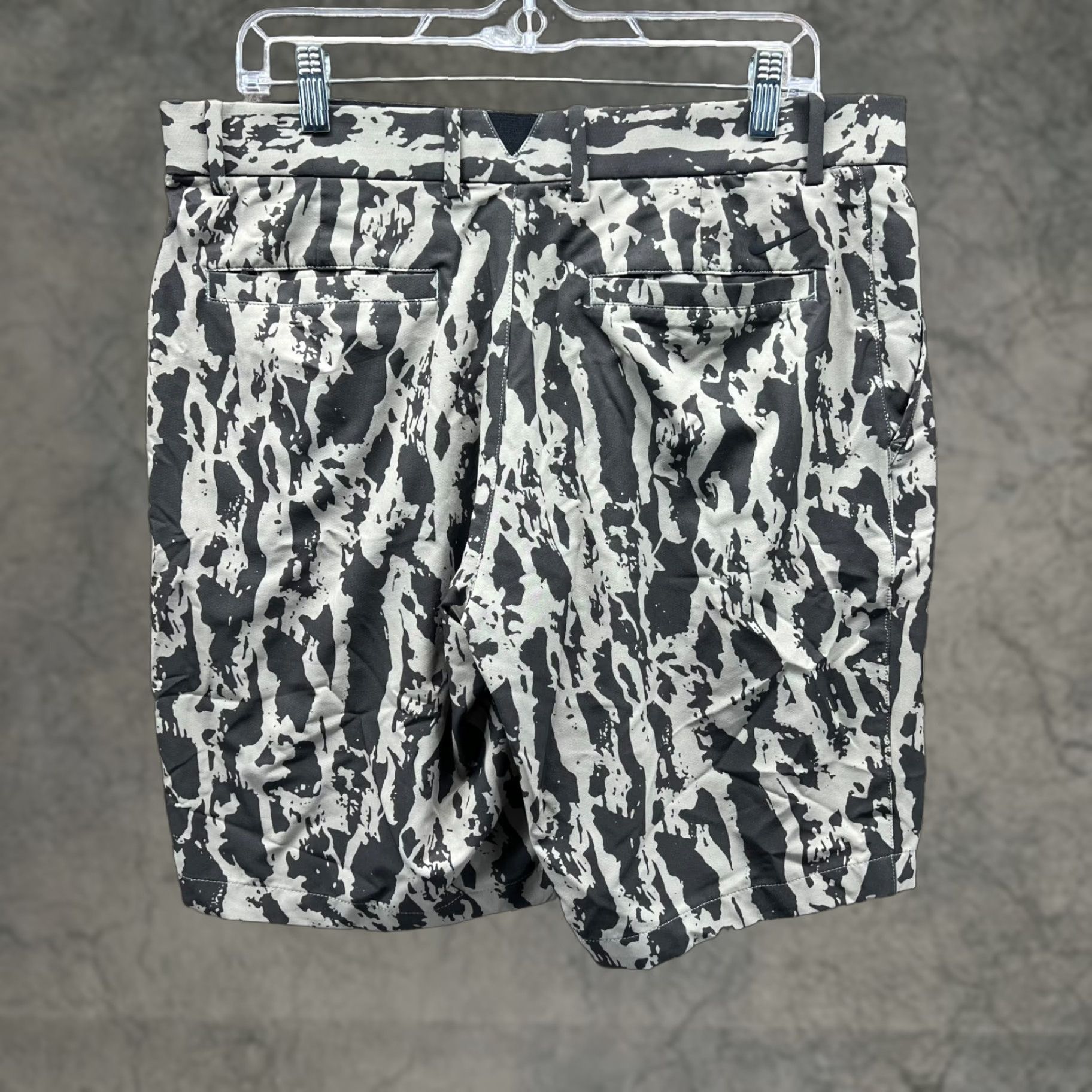 Nike Nike Shorts Mens 34 Gray Black Dri-FIT Hybrid Camouflage 10.5'' Golf Athletic Size US 34 / EU 50 - 1 Thumbnail
