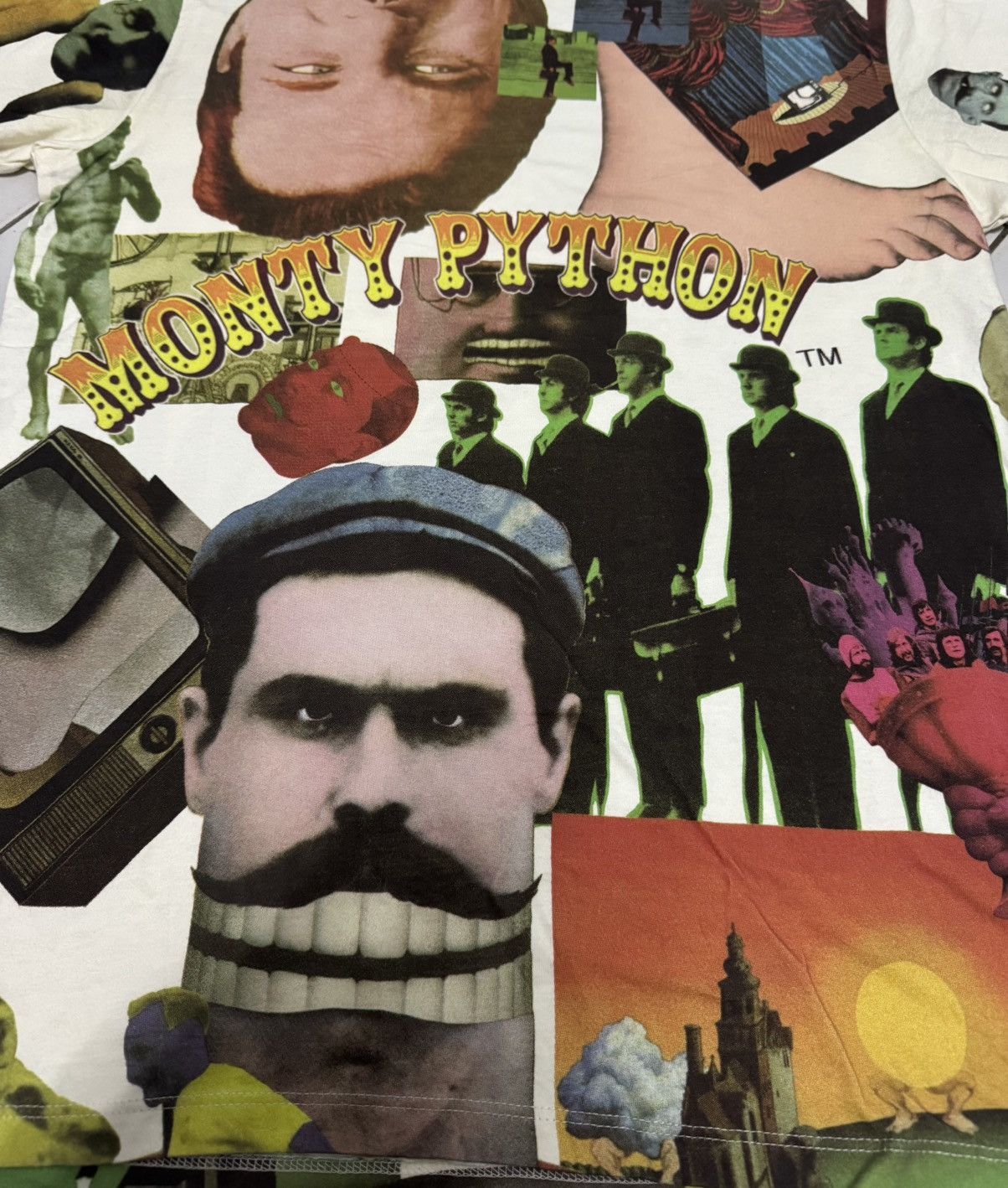 Japanese Brand MONTY PYTHON Rare Design Shirt Size US M / EU 48-50 / 2 - 3 Thumbnail