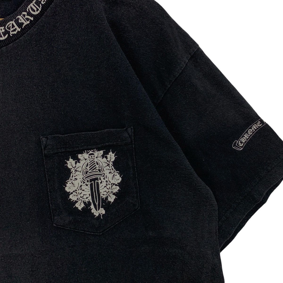 Chrome Hearts Vintage CHROME HEARTS SWORD Sun Faded THRASHED Tee Shirt Size US L / EU 52-54 / 3 - 4 Thumbnail