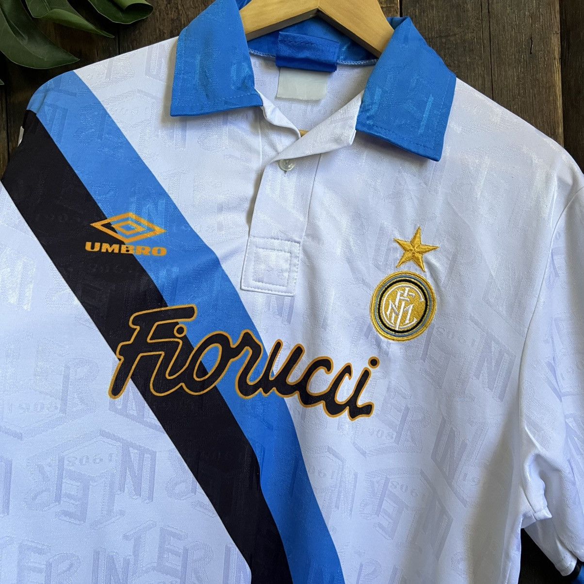 Maillot Vintage Umbro Inter Milan Extérieur Années 90 – Blanc – Collection Football Rétro