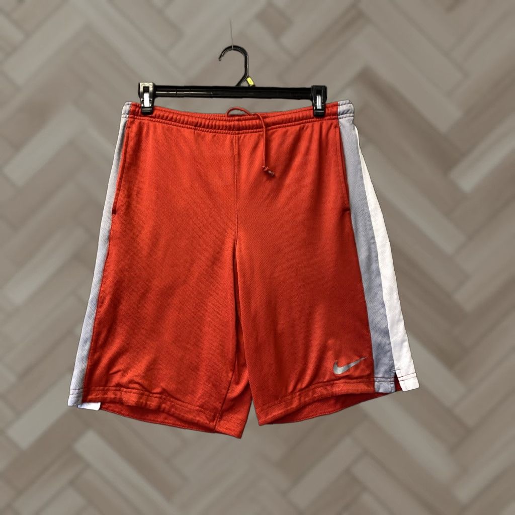 Nike Nike Shorts Basketball Men Medium Red Athletic Performance 90s? (Note: The user asked to output new title only; ensure no extraneous text.) Size US 31 - 1 Thumbnail