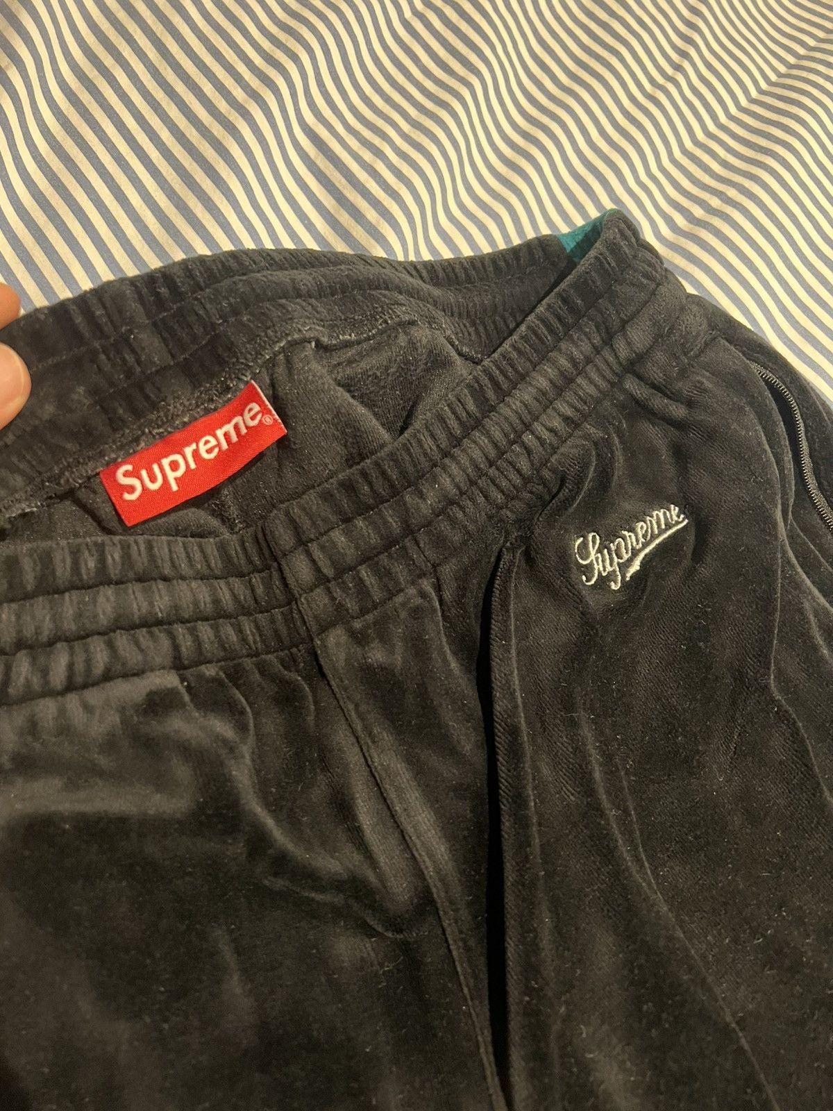 Supreme Supreme SS18 velour track pants in the only color u shld get Size US 30 / EU 46 - 2 Thumbnail