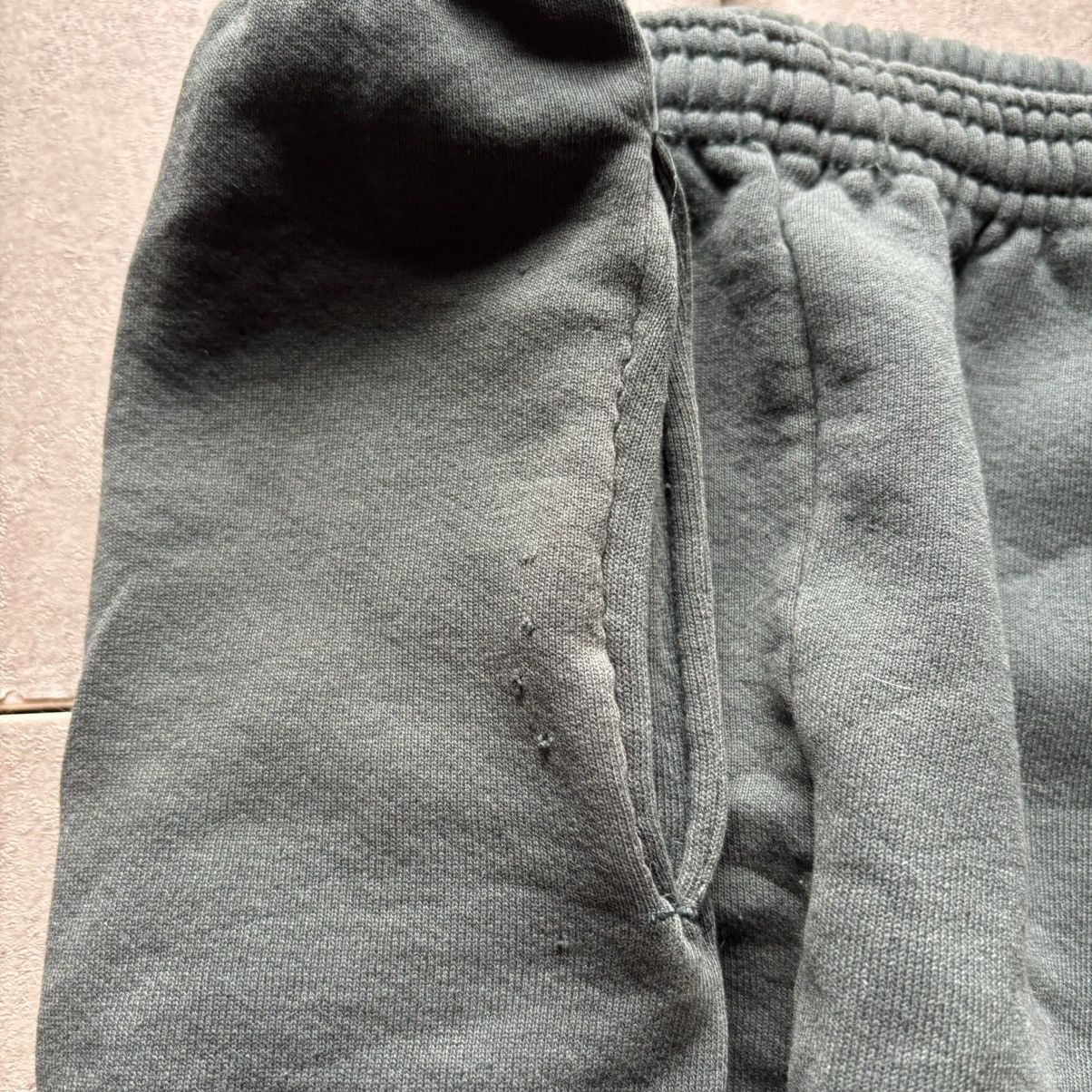 Russell Athletic Vintage 90s forest green russell athletic sweatpants Size US 32 / EU 48 - 2 Thumbnail